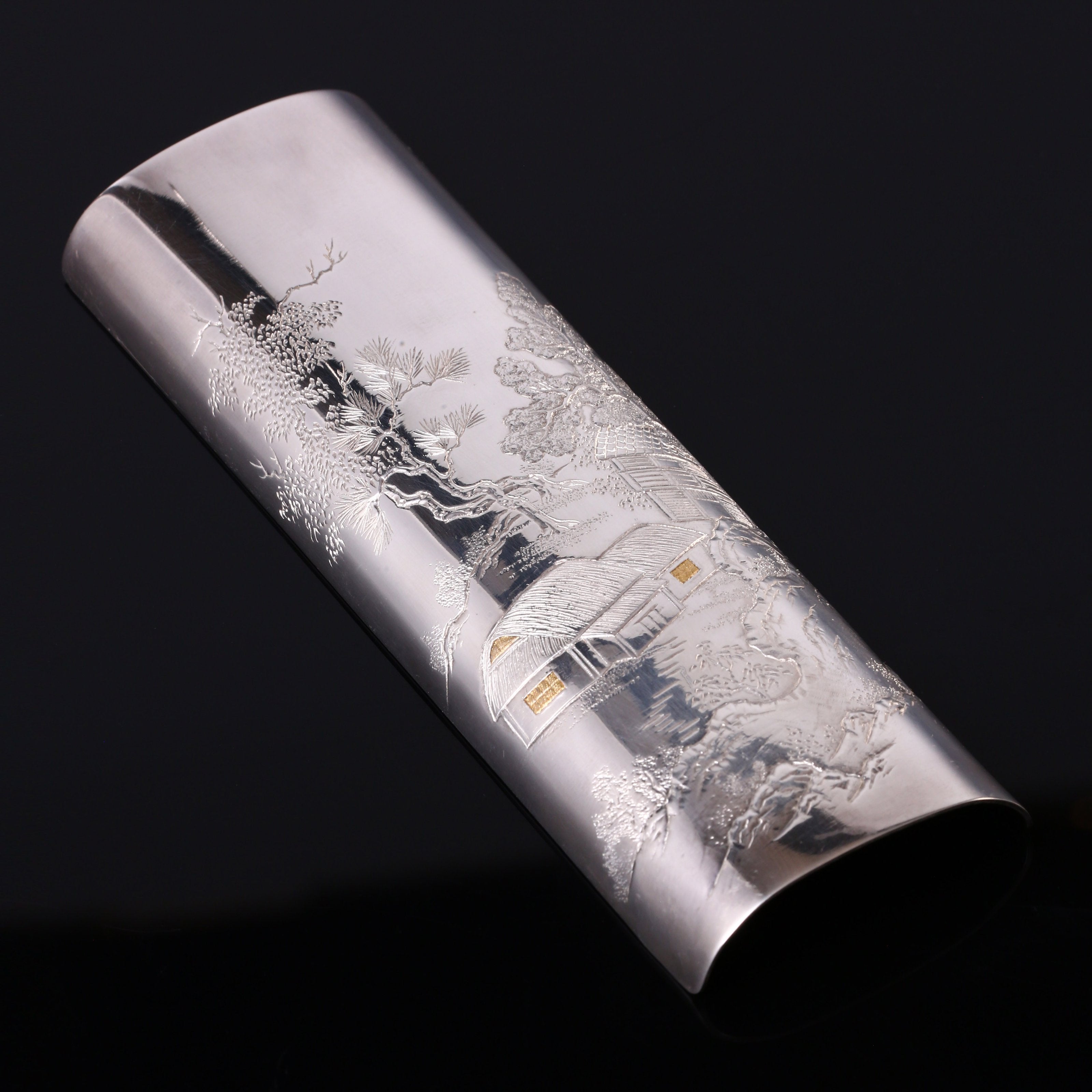 浮雕山水人家
纯银茶则