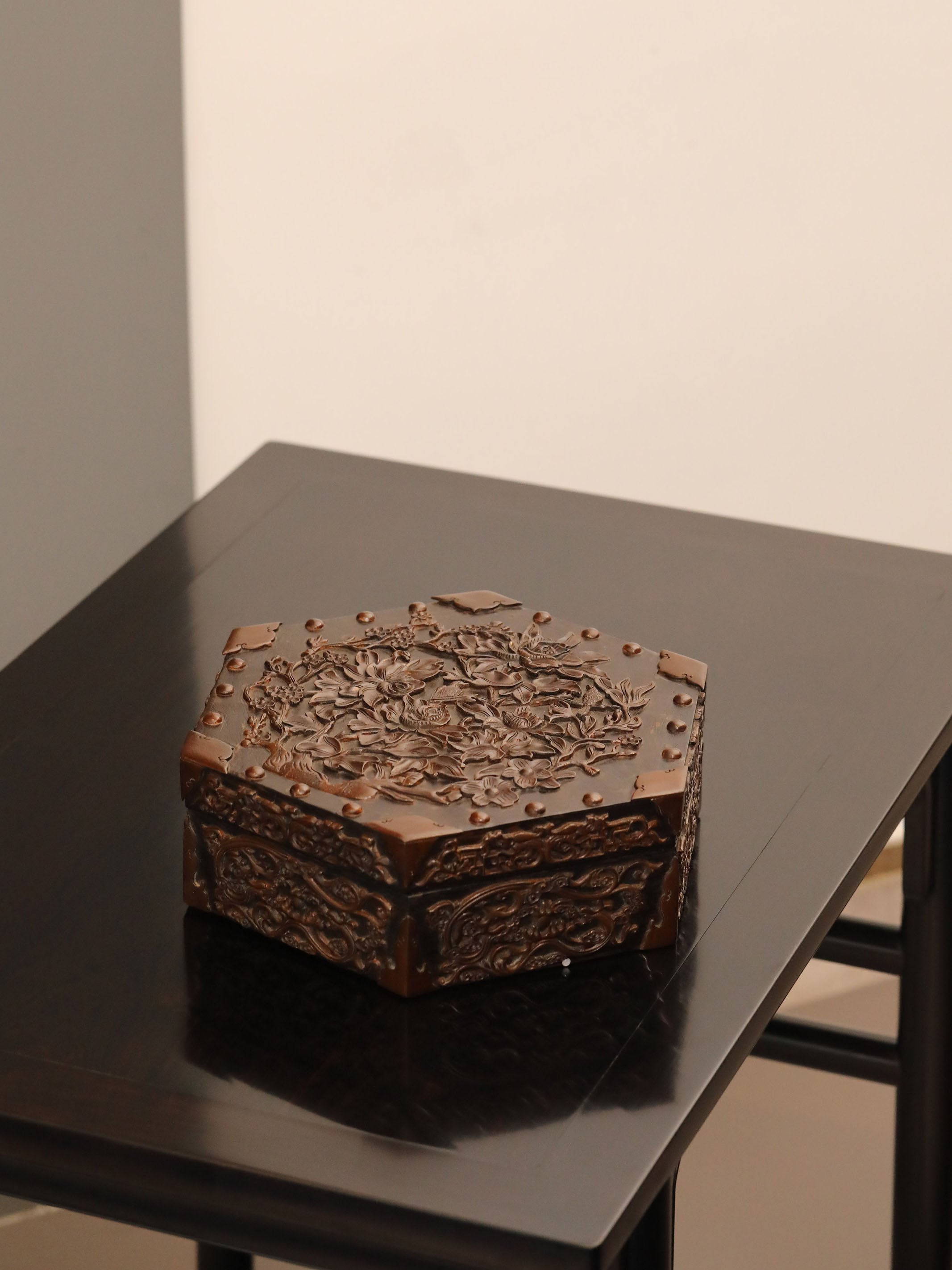 芙蓉花鸟纹六角果盒