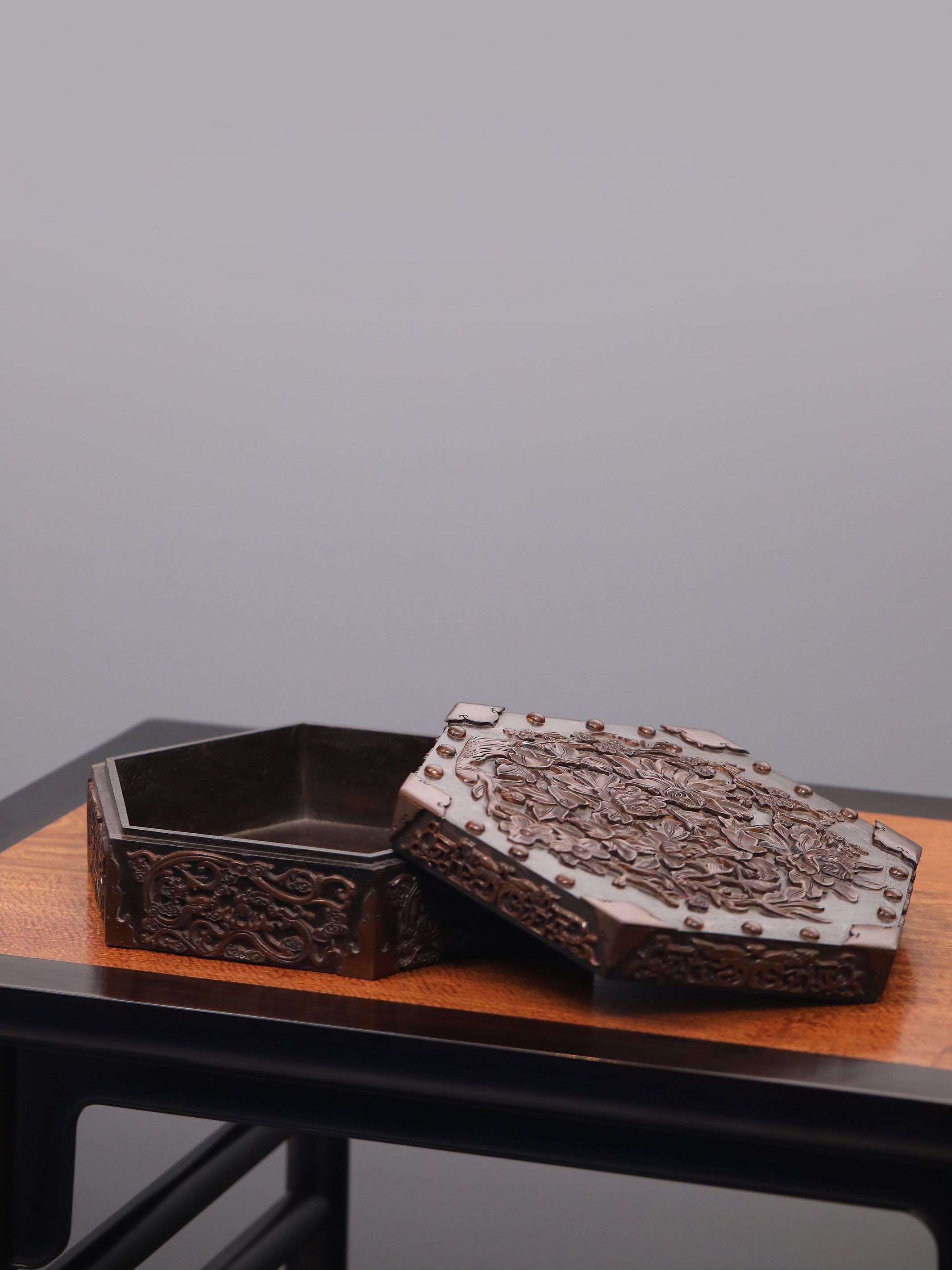 芙蓉花鸟纹六角果盒