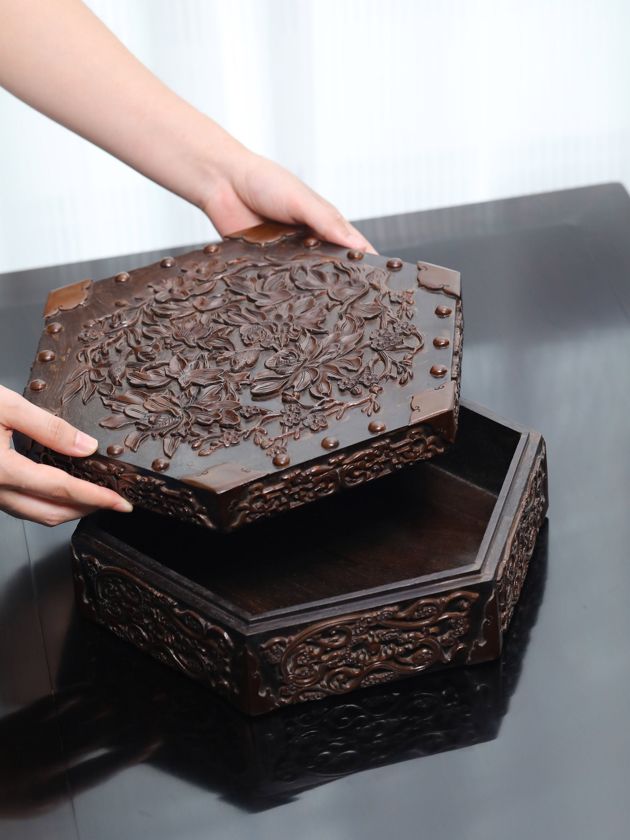 芙蓉花鸟纹六角果盒