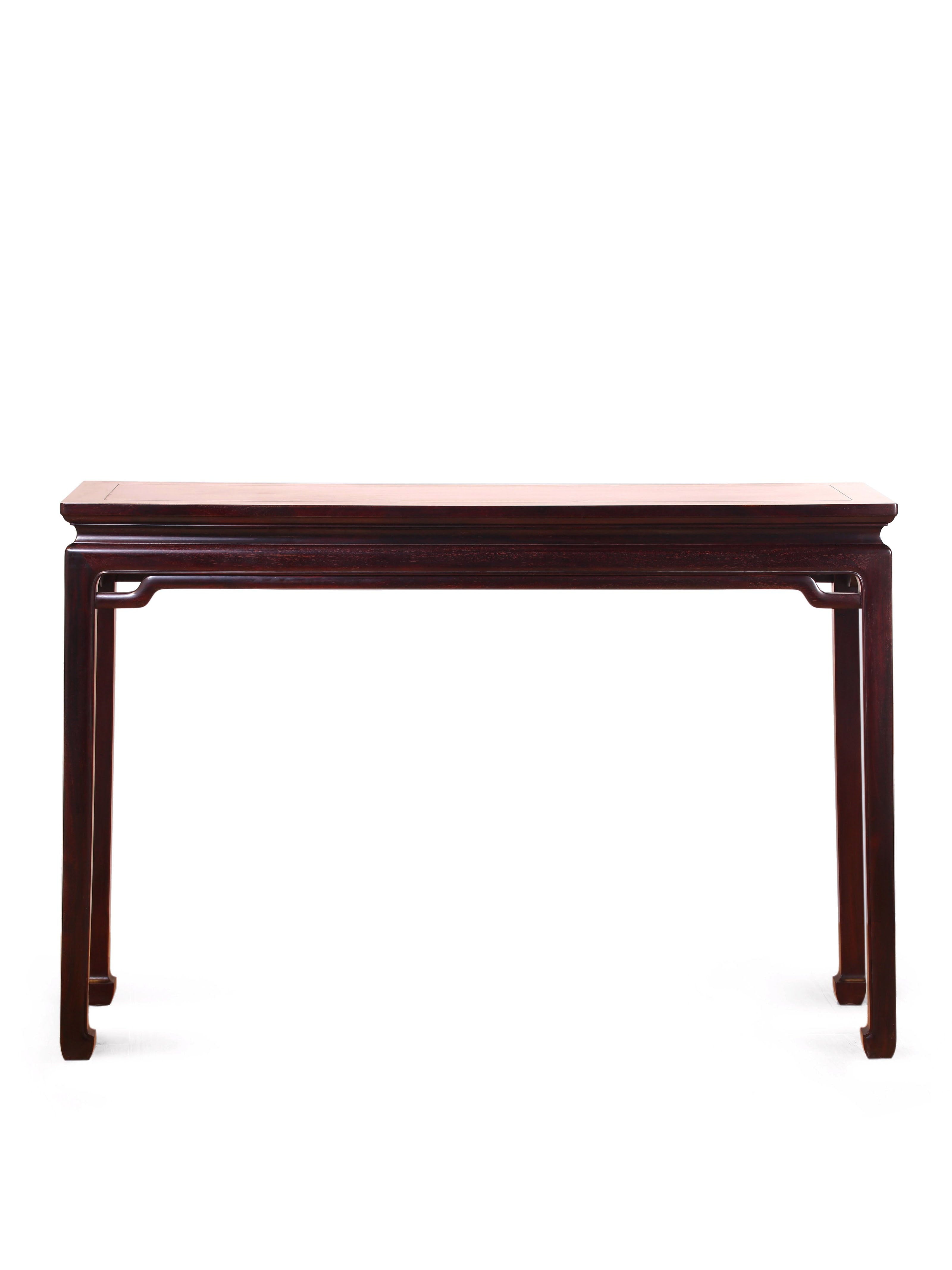 高束腰顶牙罗锅枨马蹄足条桌