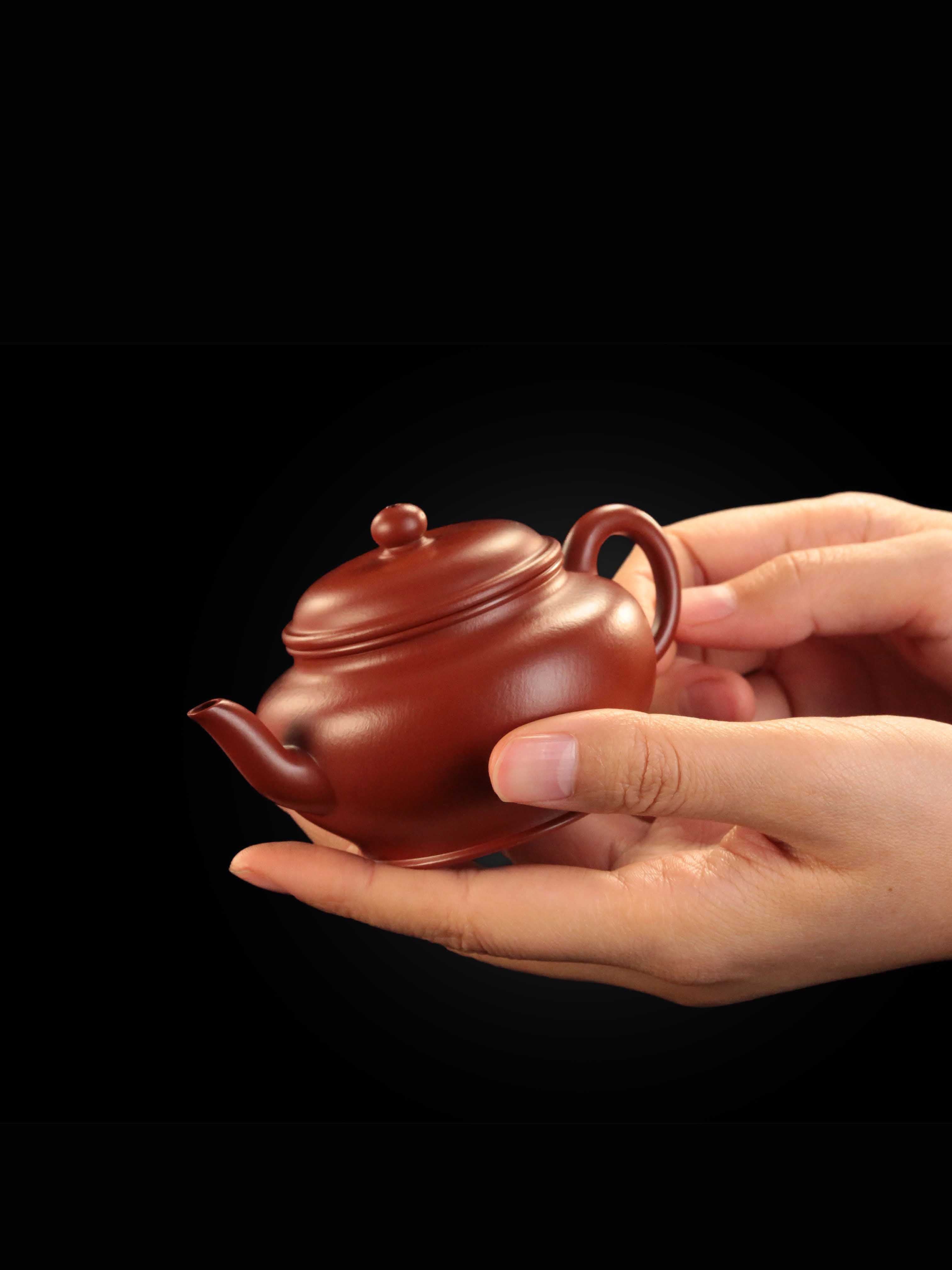 Qin Xun Gongju Teapot, a masterpiece of Zhu Ni clay