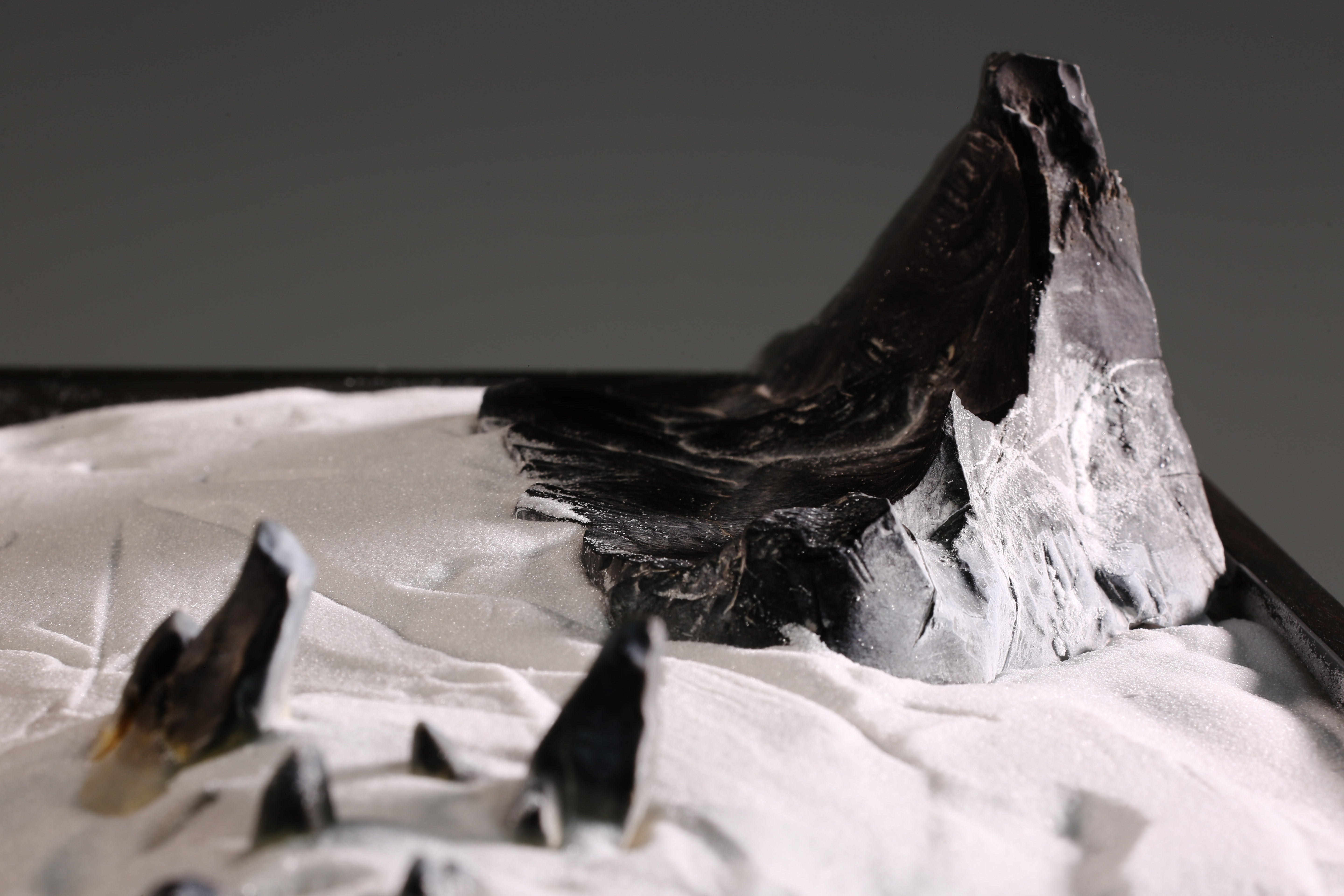 孤峰雲天外 靈璧石盆景