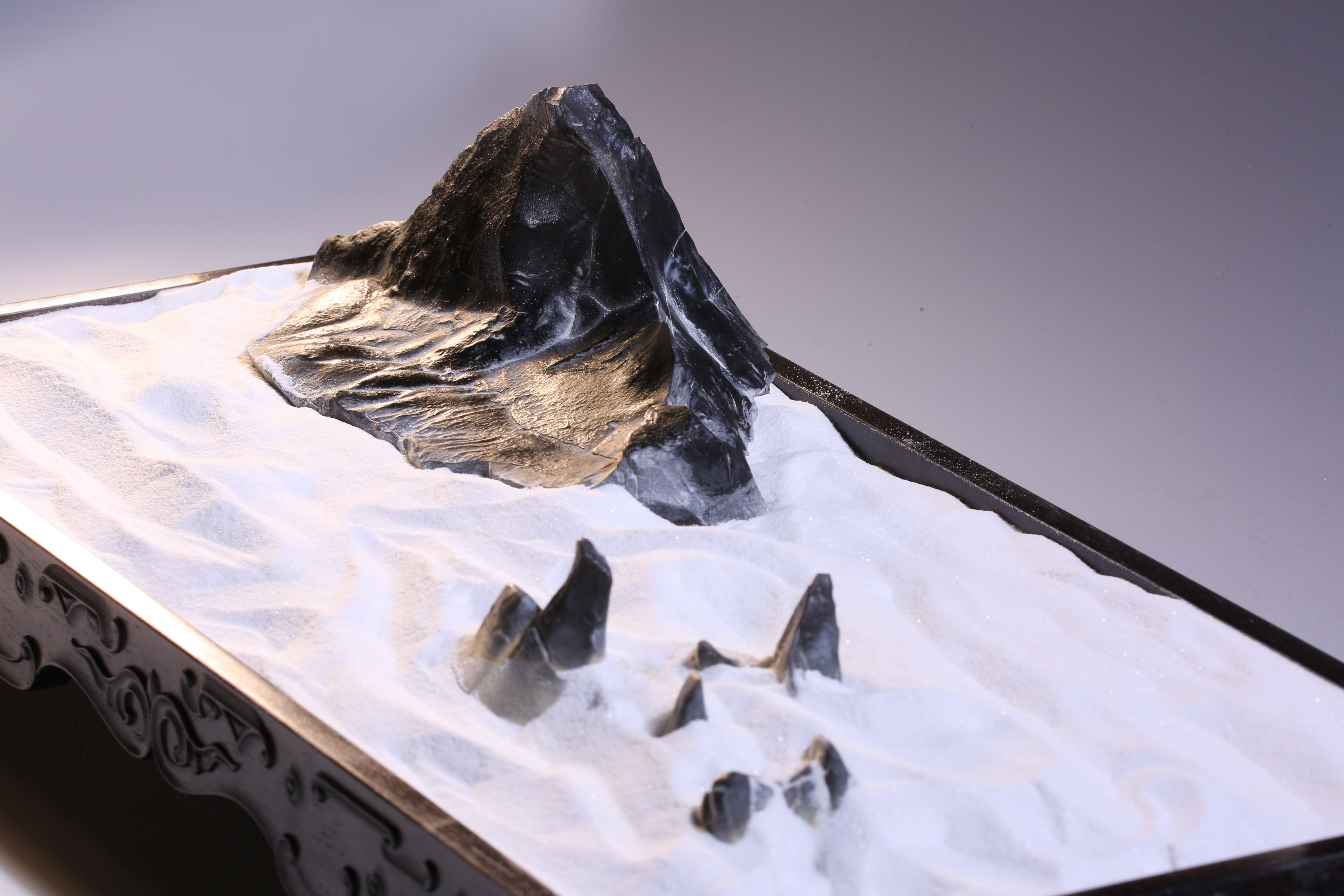 孤峰雲天外 靈璧石盆景