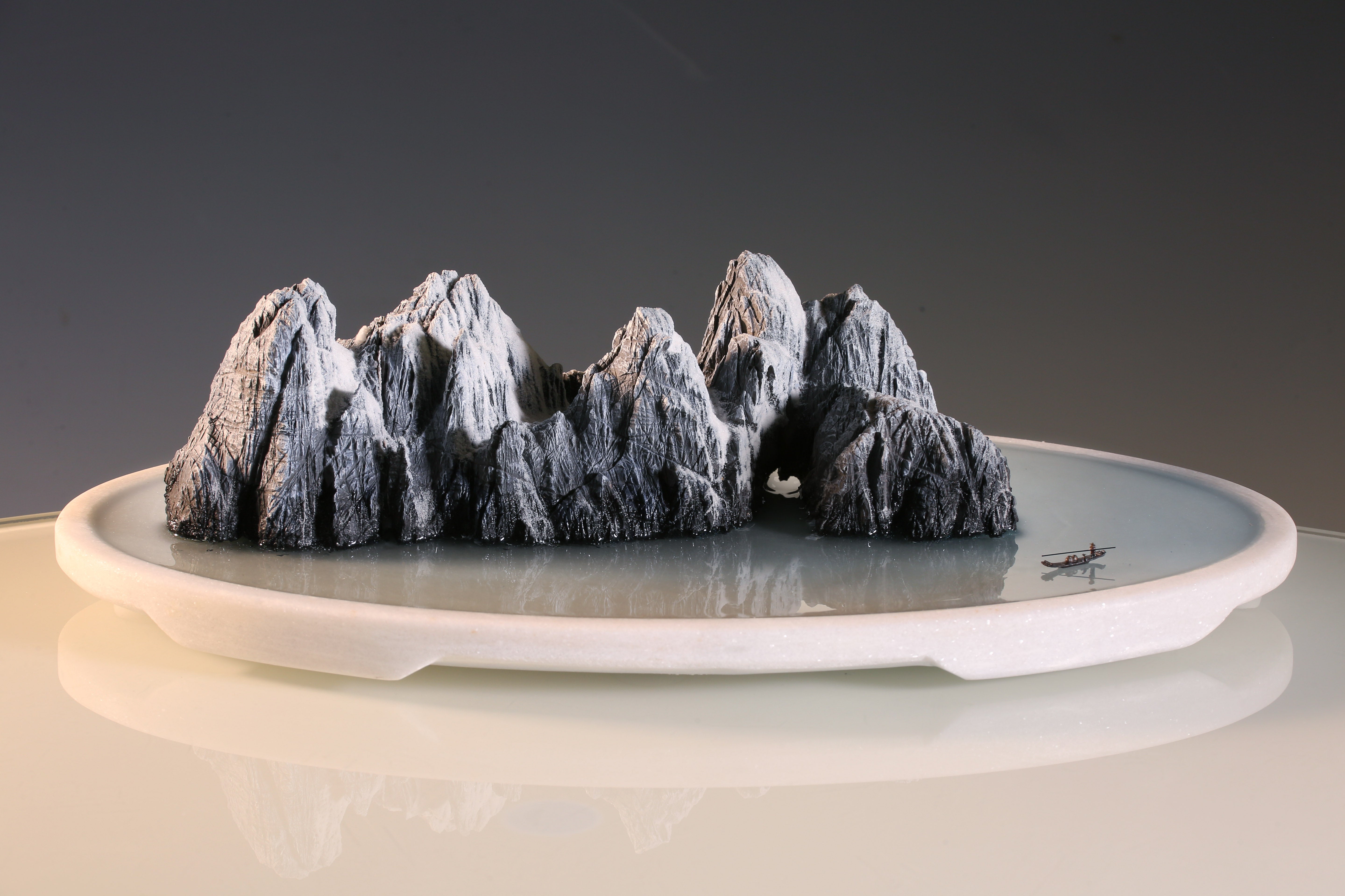 寒天归去晚-莲花石盆景