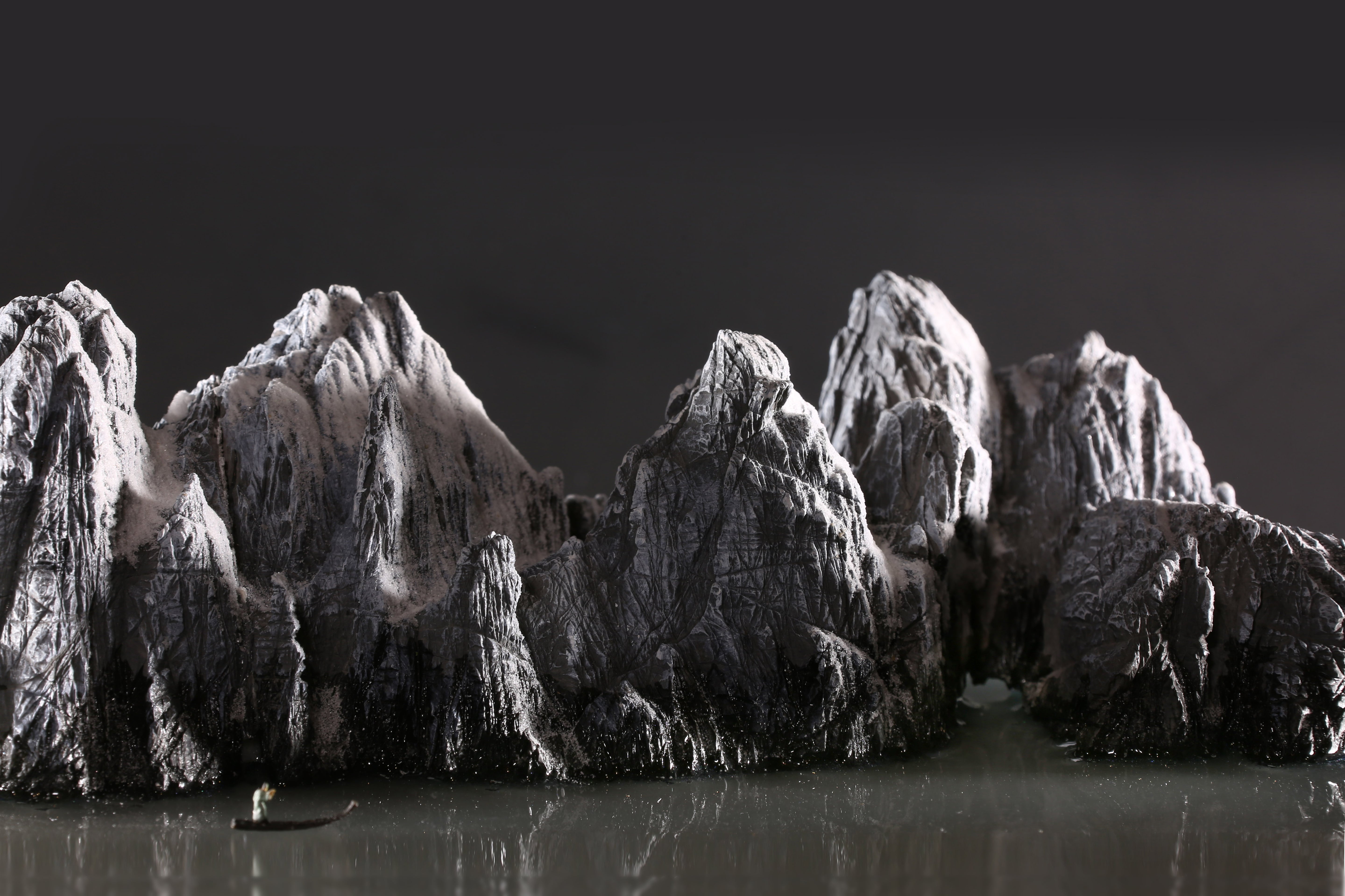 寒天归去晚-莲花石盆景