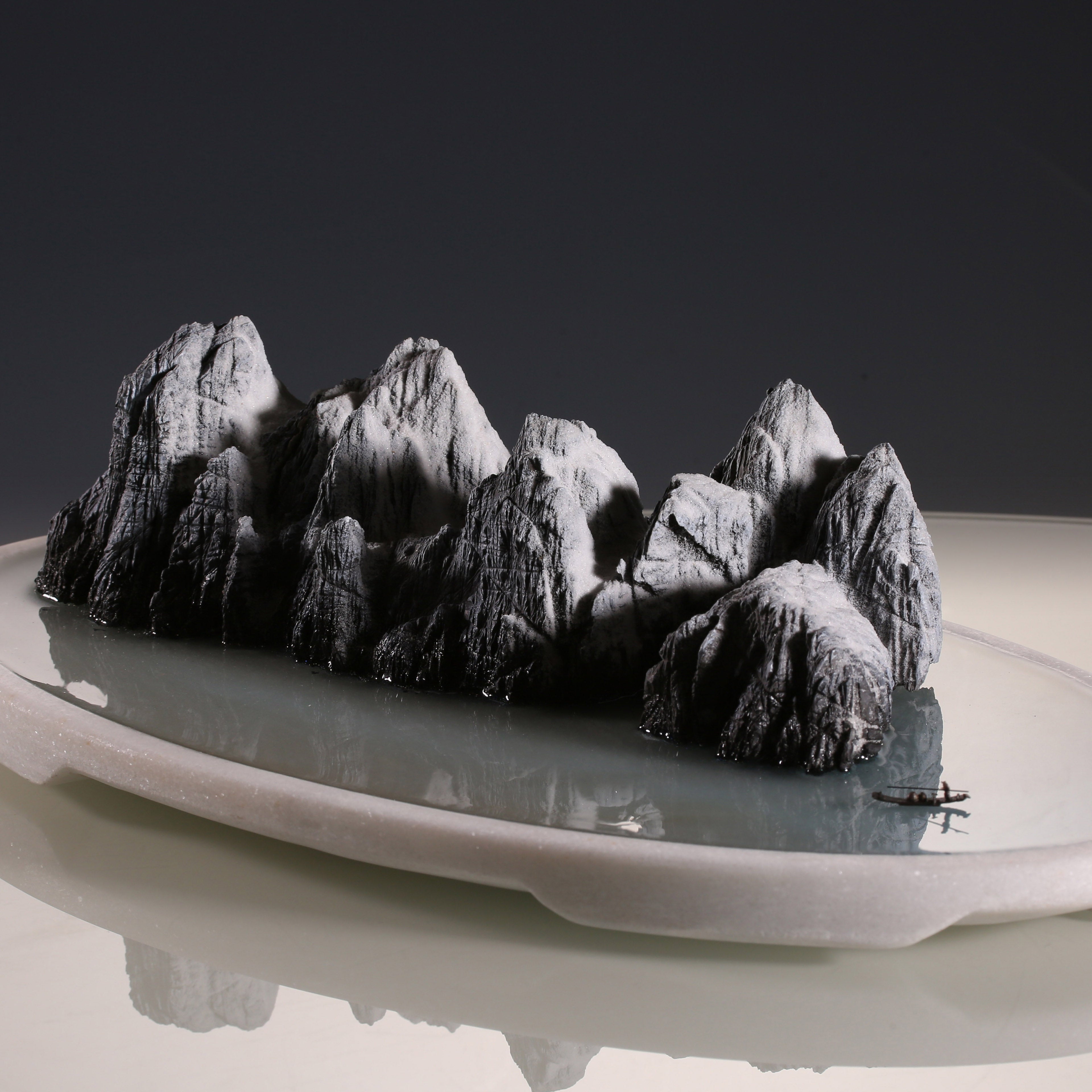 寒天归去晚-莲花石盆景