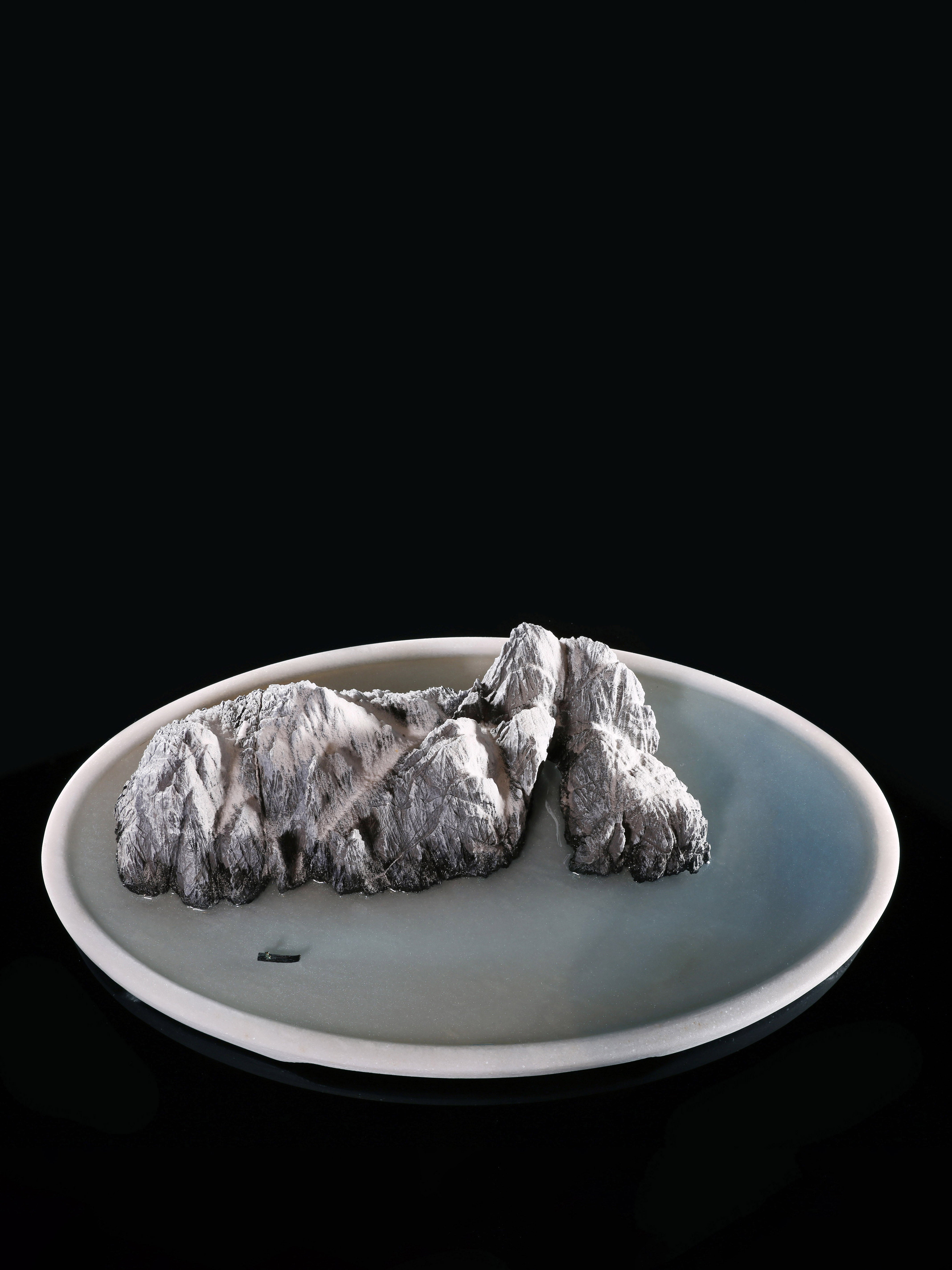 寒天归去晚-莲花石盆景