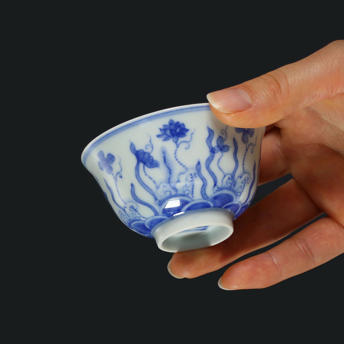 Blue and White Porcelain Algae Pattern Cup