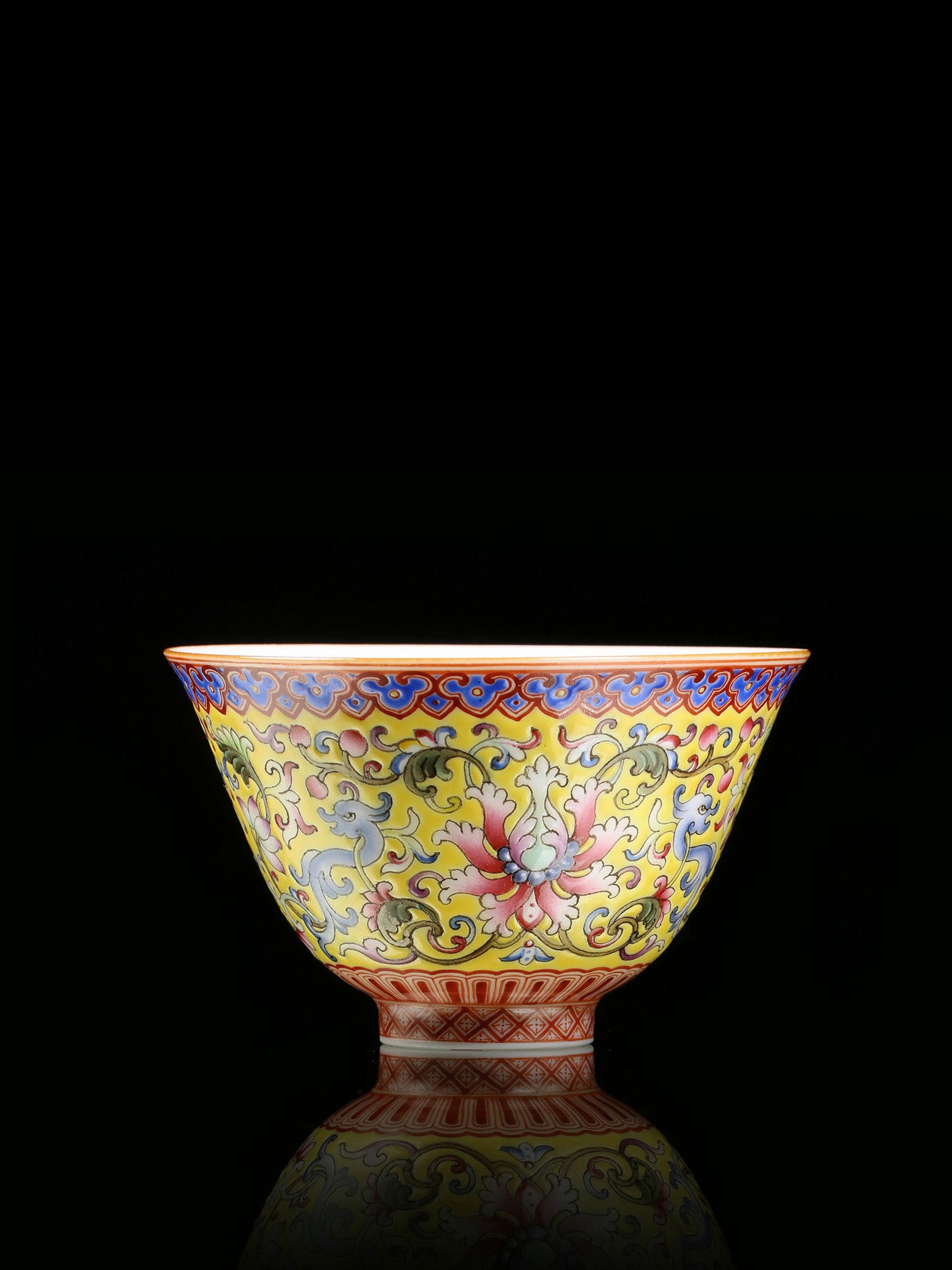 Yellow Ground Famille Rose Tasting Cup with Lotus Patterns
