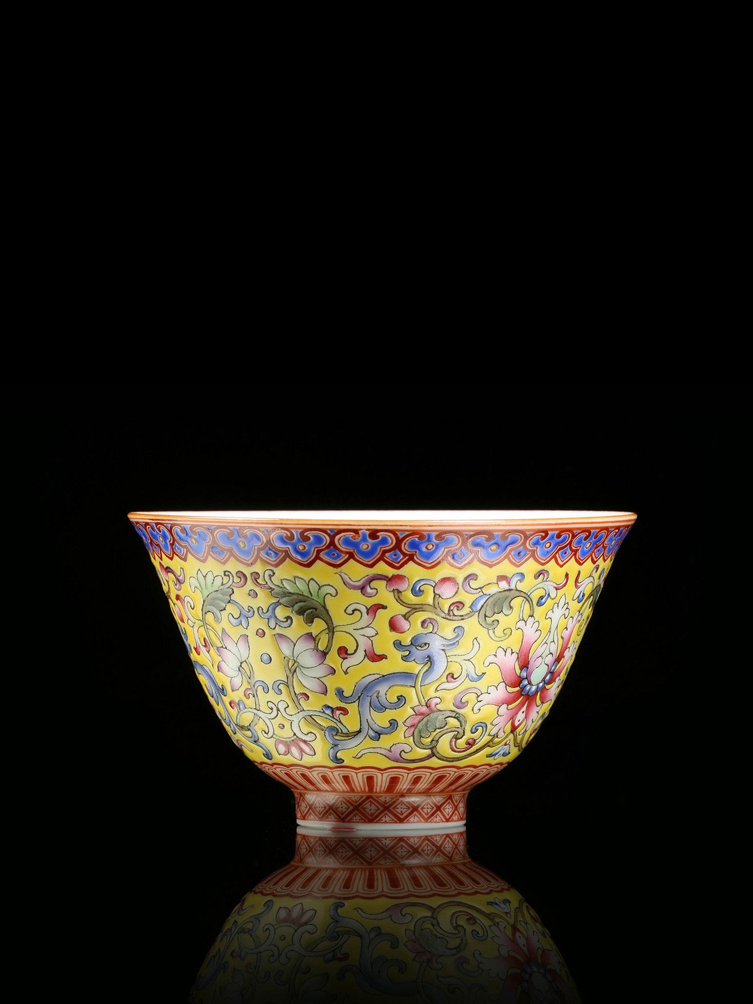 Yellow Ground Famille Rose Tasting Cup with Lotus Patterns