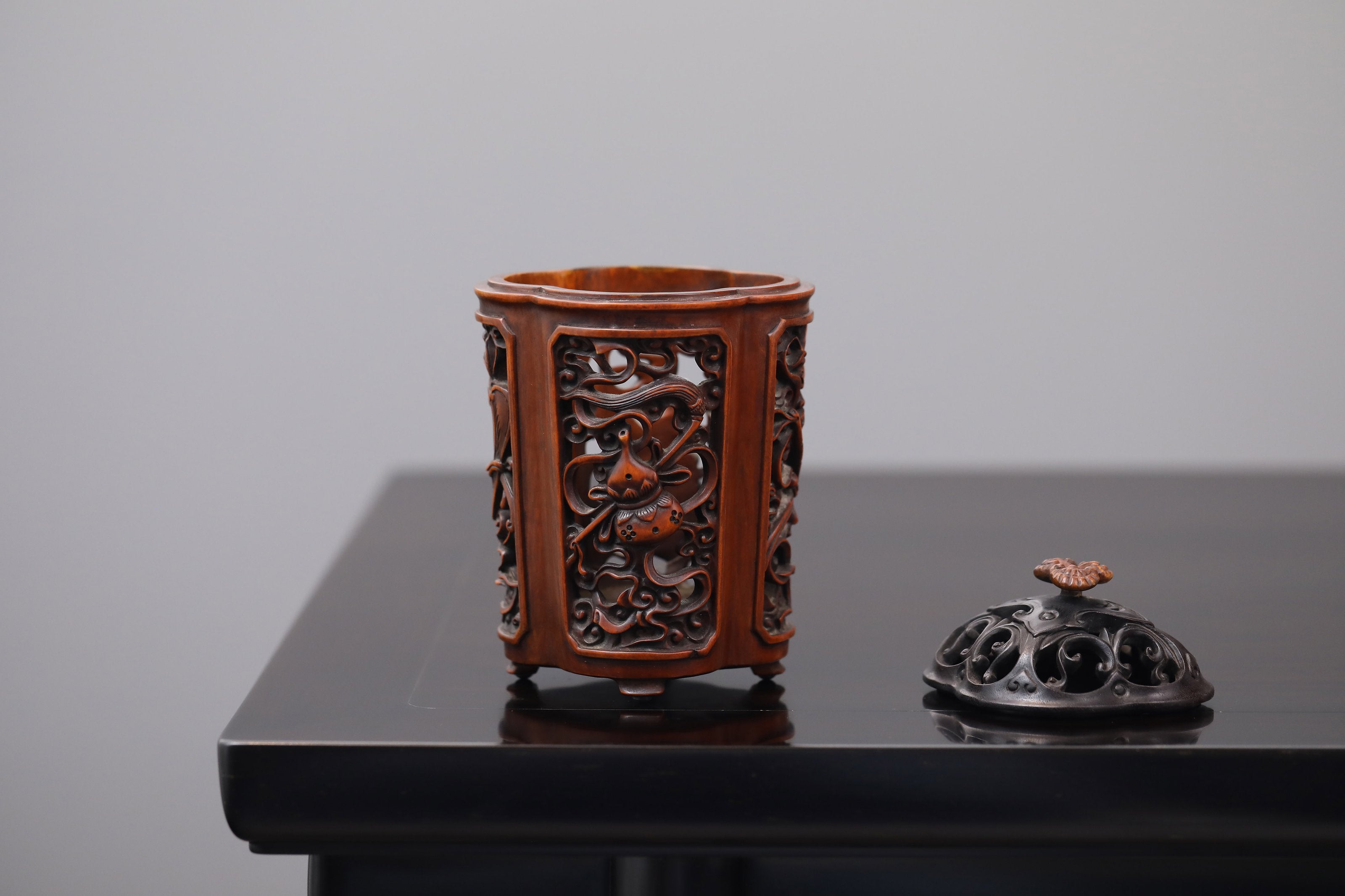 黄杨木雕暗八仙熏炉