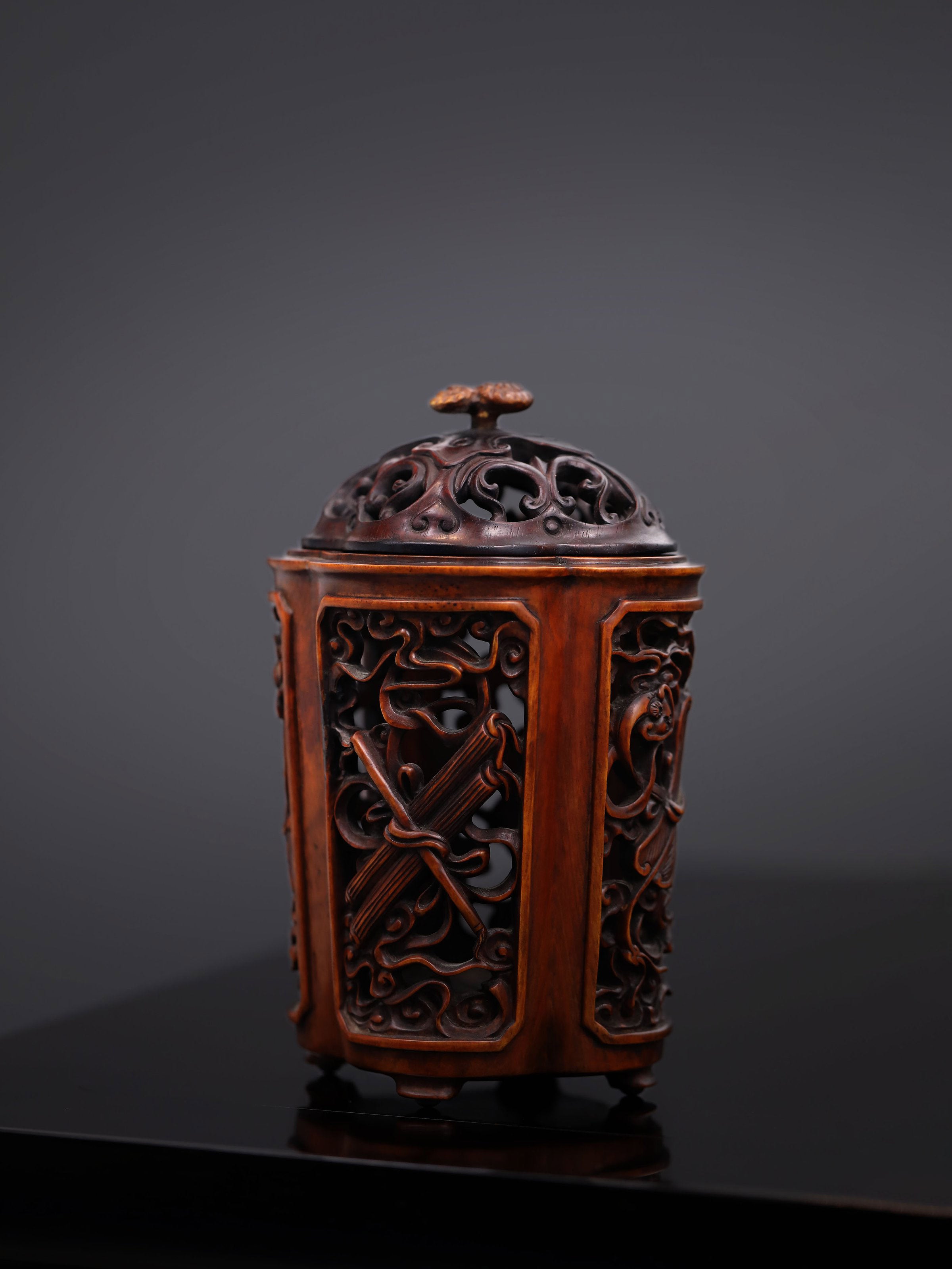 黄杨木雕暗八仙熏炉