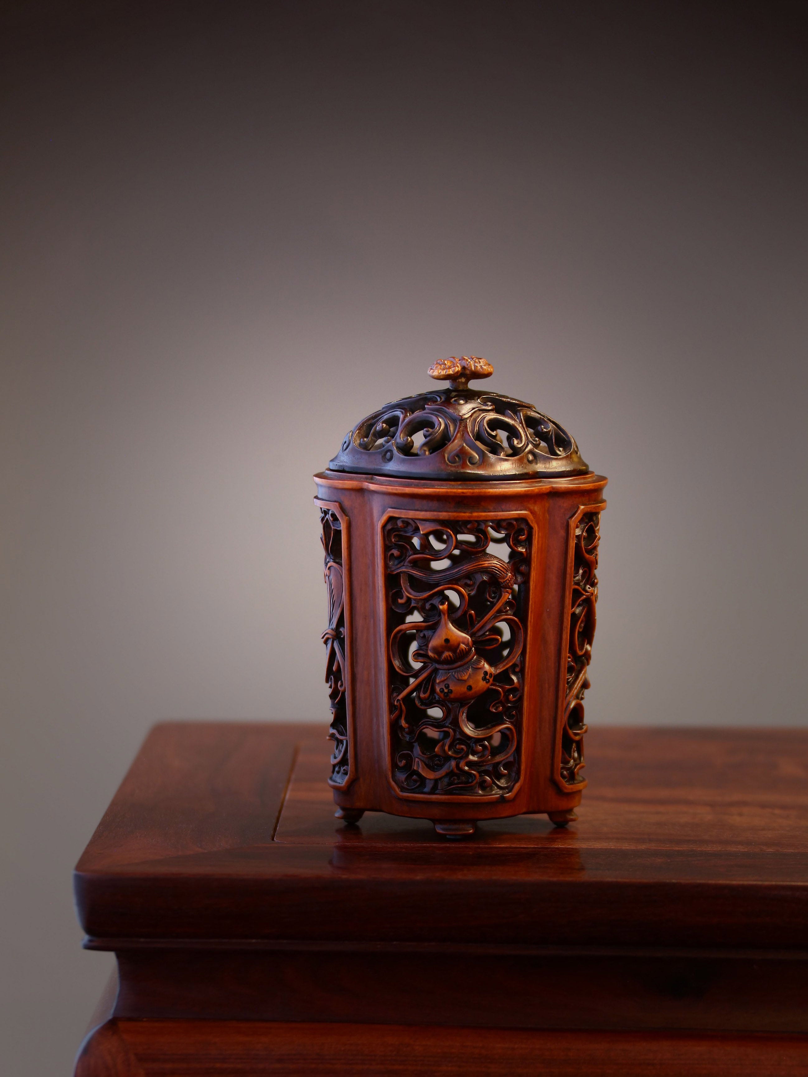 黄杨木雕暗八仙熏炉