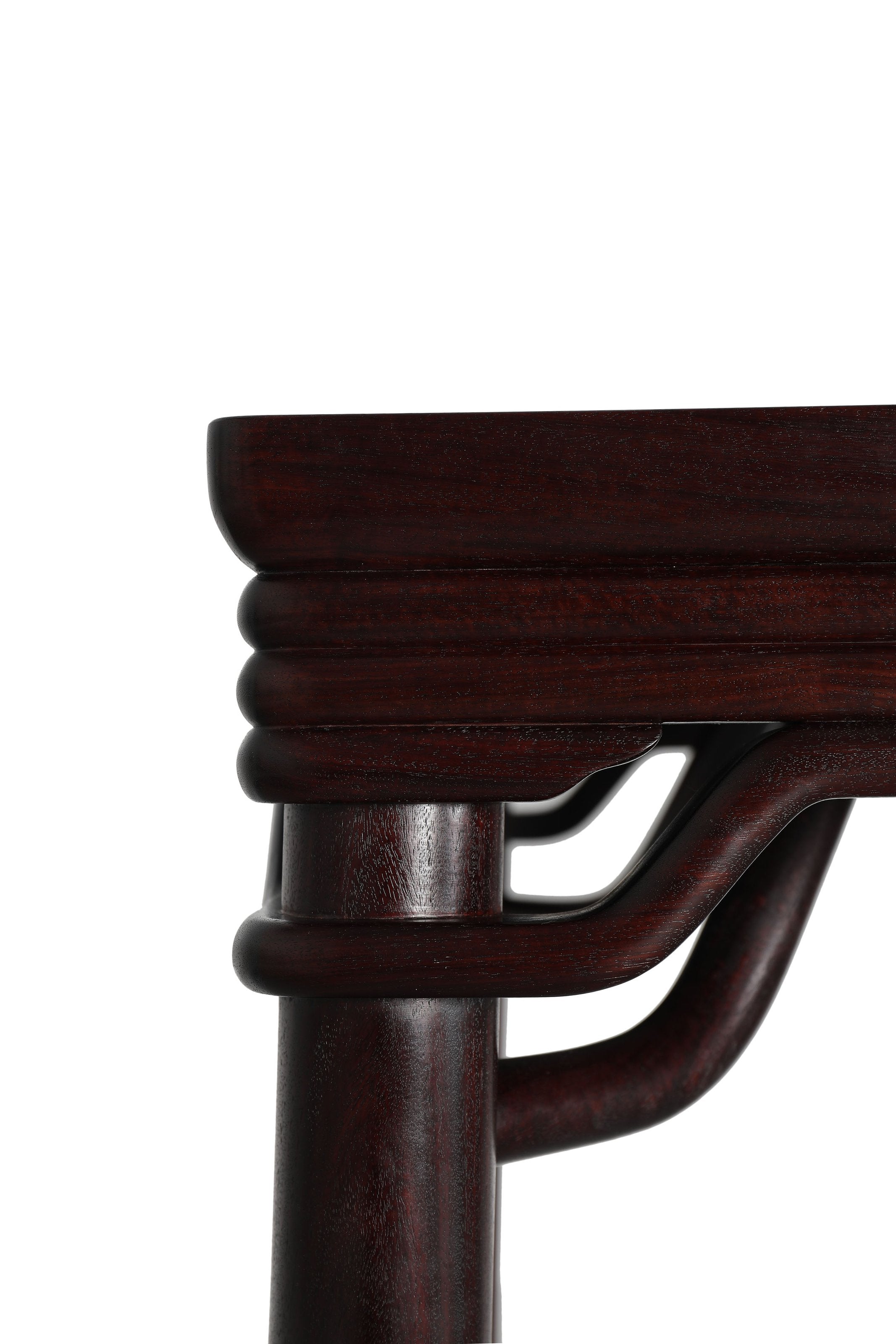 Leg-wrapping King Stretcher Tea Table