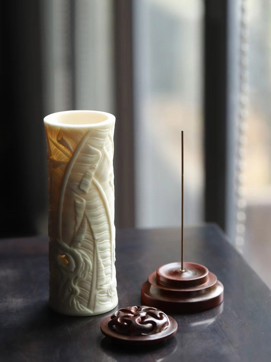 鹿角紫檀蕉石雅趣香筒