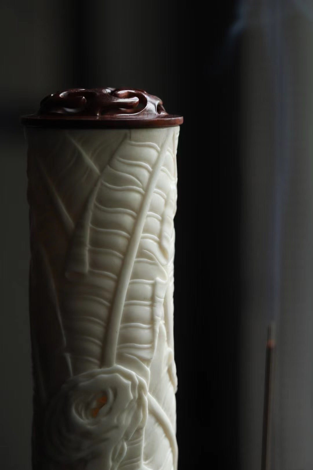 鹿角紫檀蕉石雅趣香筒