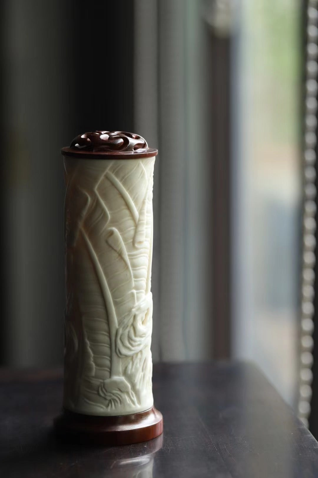 鹿角紫檀蕉石雅趣香筒