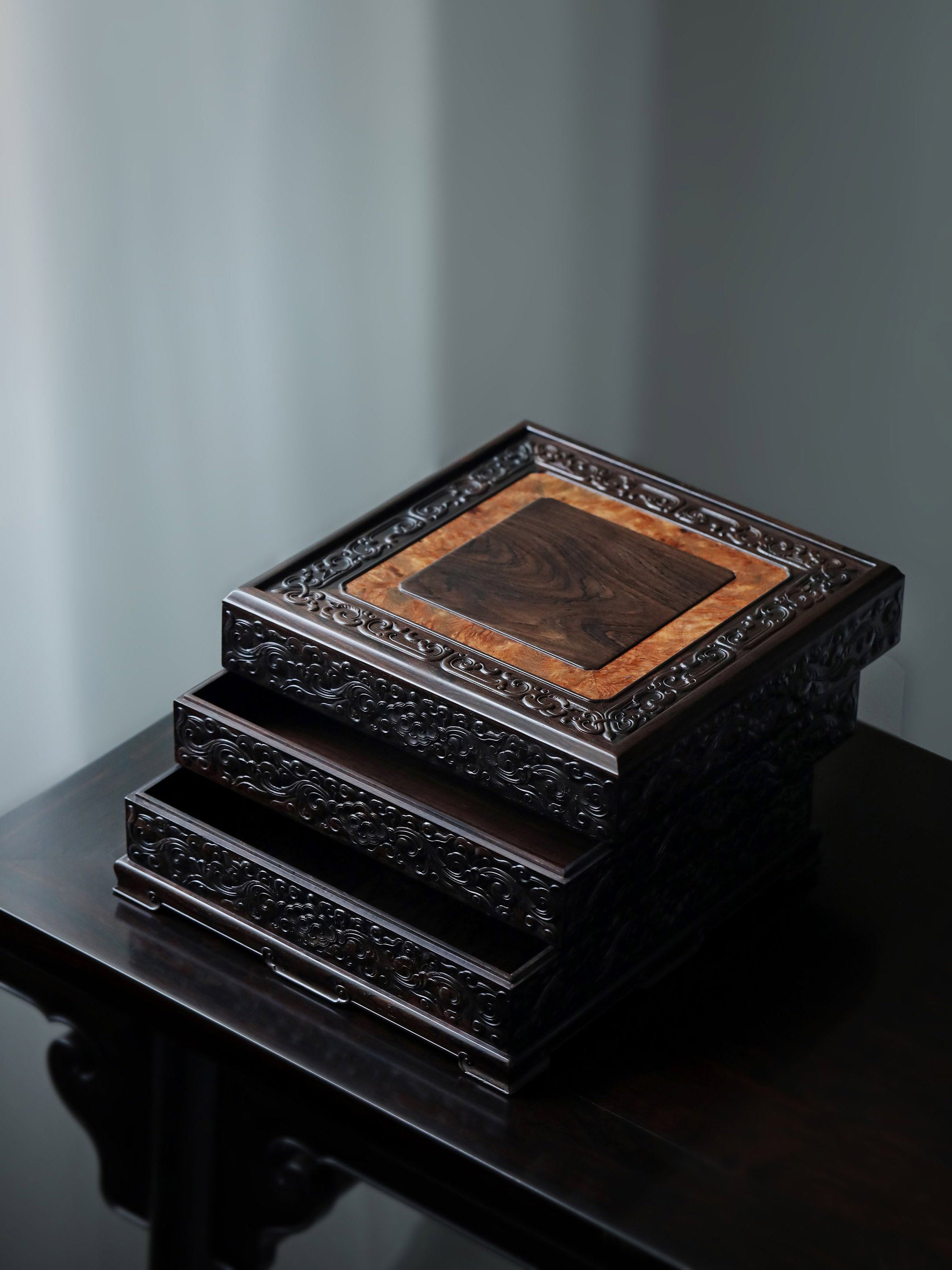 紫光檀祥云卷草纹四角天地盖三层茶盒