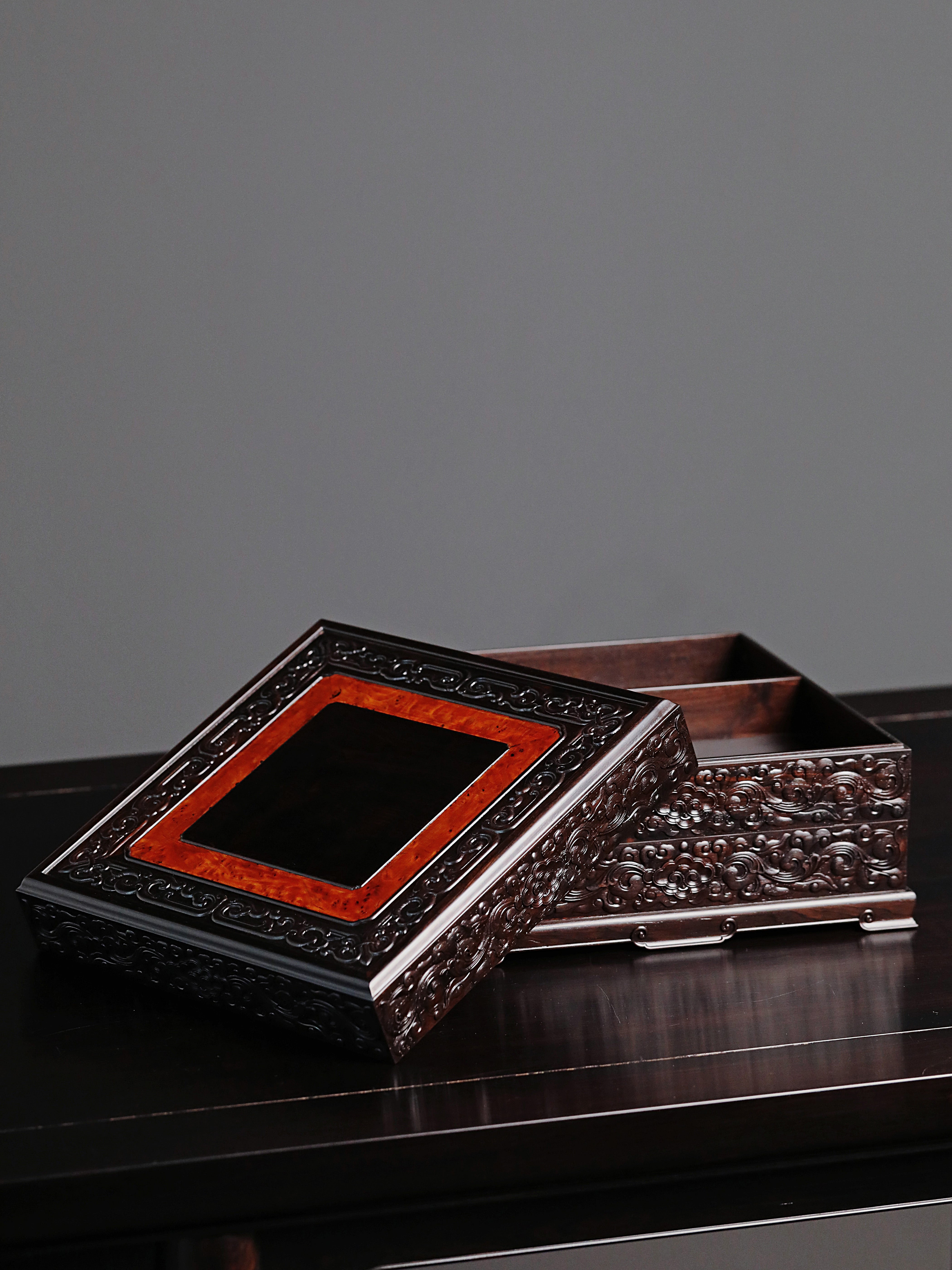 紫光檀祥云卷草纹四角天地盖三层茶盒