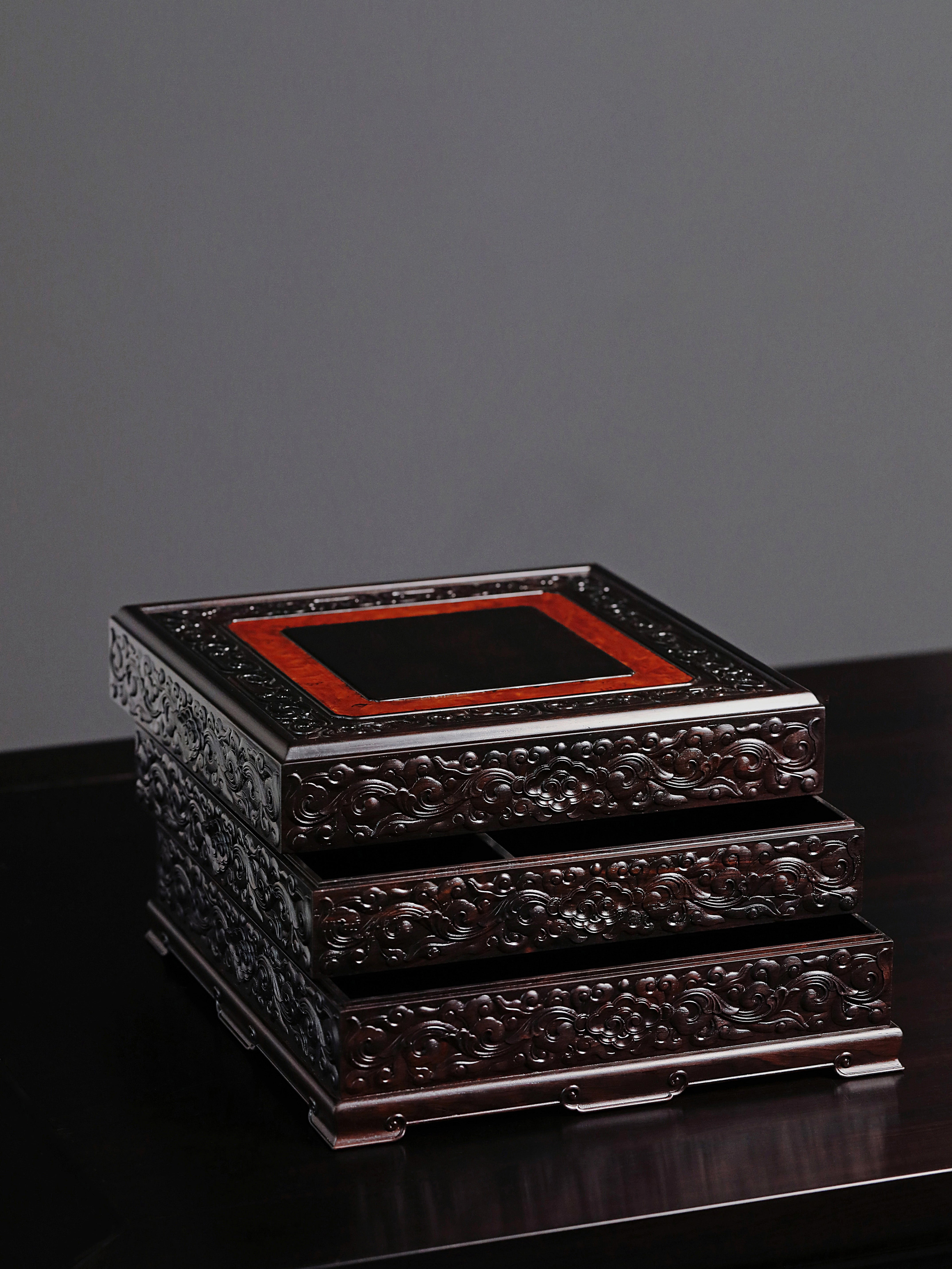 紫光檀祥云卷草纹四角天地盖三层茶盒