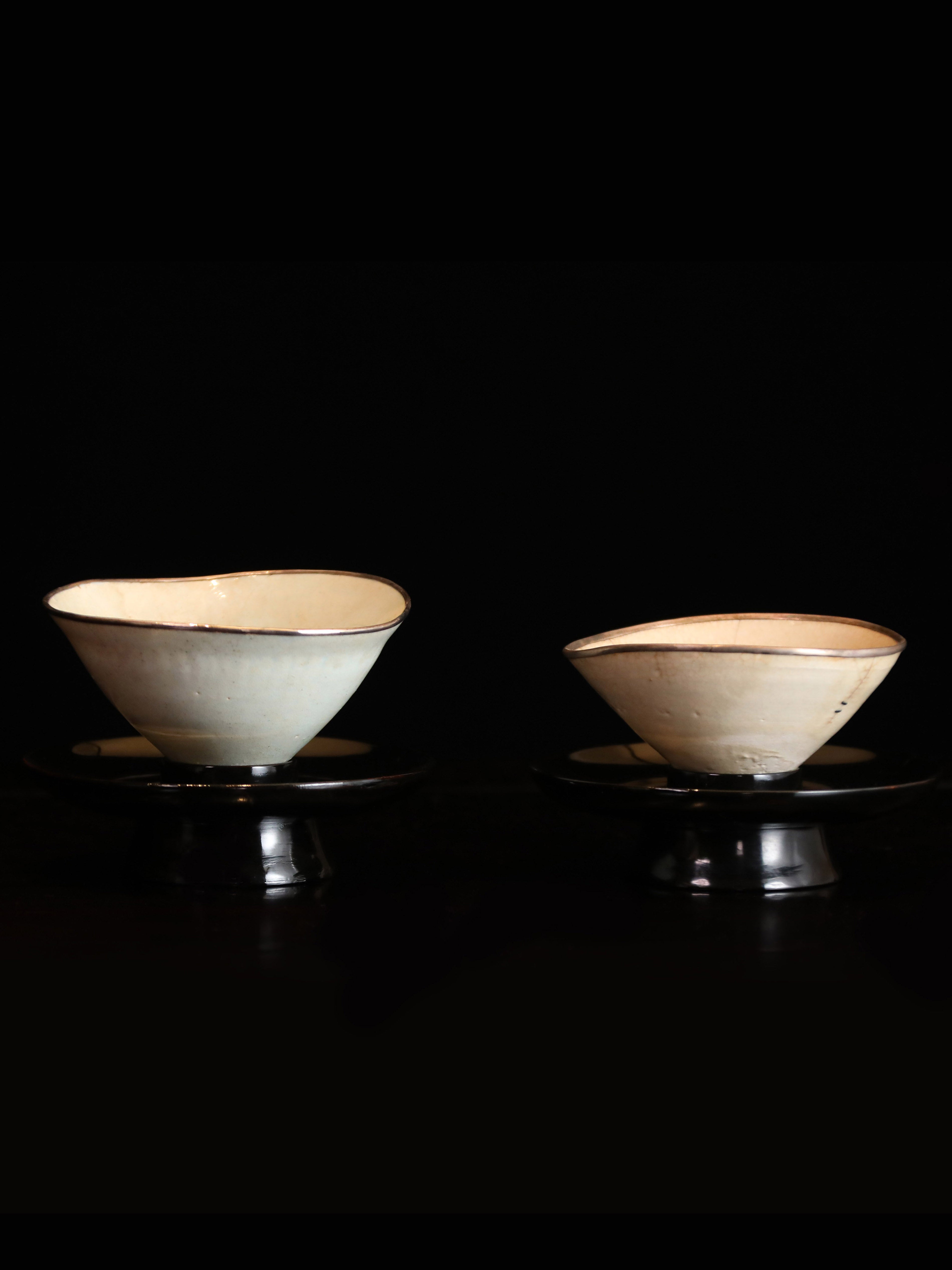 A Pair of Reproduced Hutian Kiln Conical Bowls with Kintsugi Repair (with Lacquer Stands)