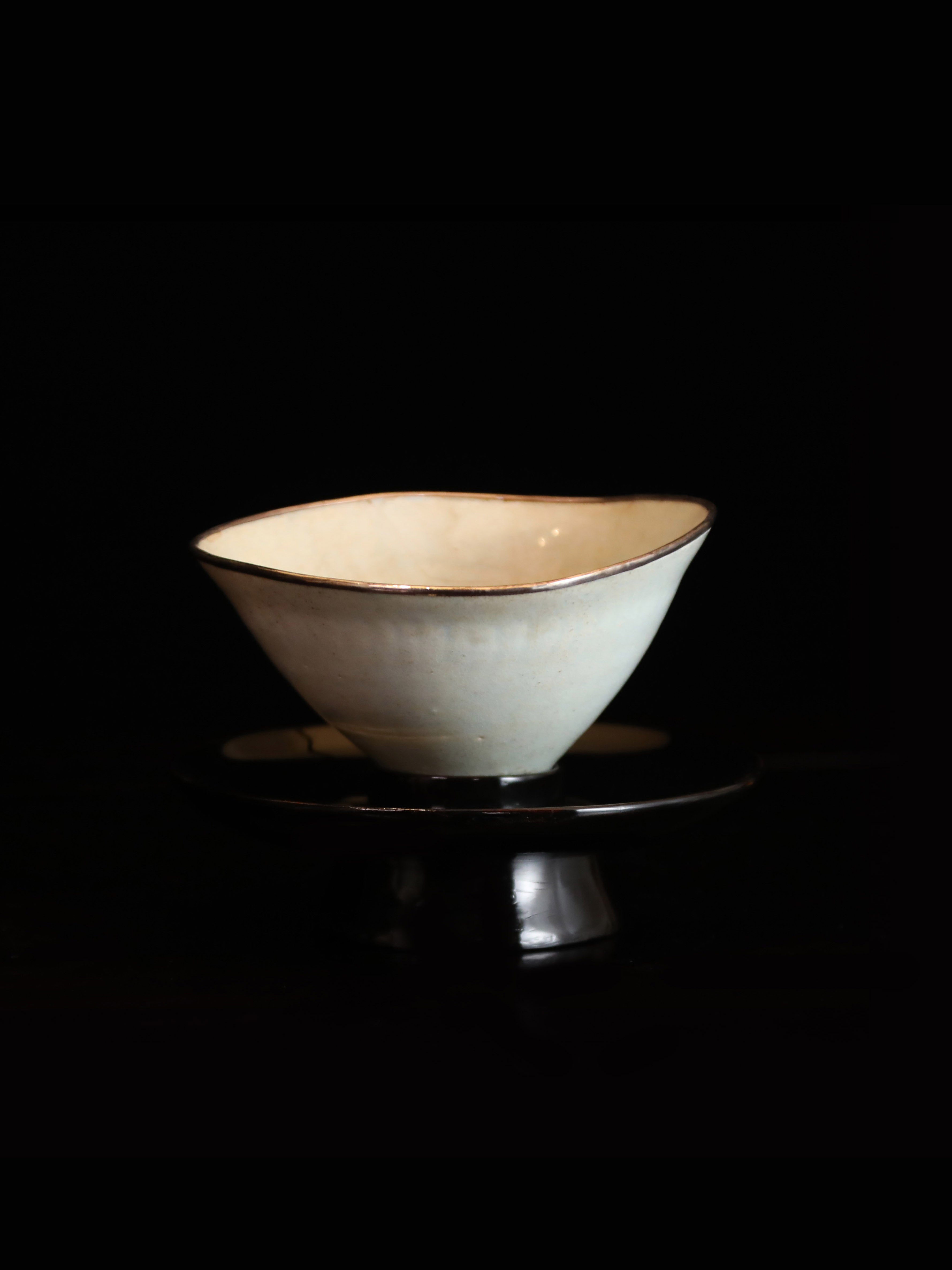 A Pair of Reproduced Hutian Kiln Conical Bowls with Kintsugi Repair (with Lacquer Stands)