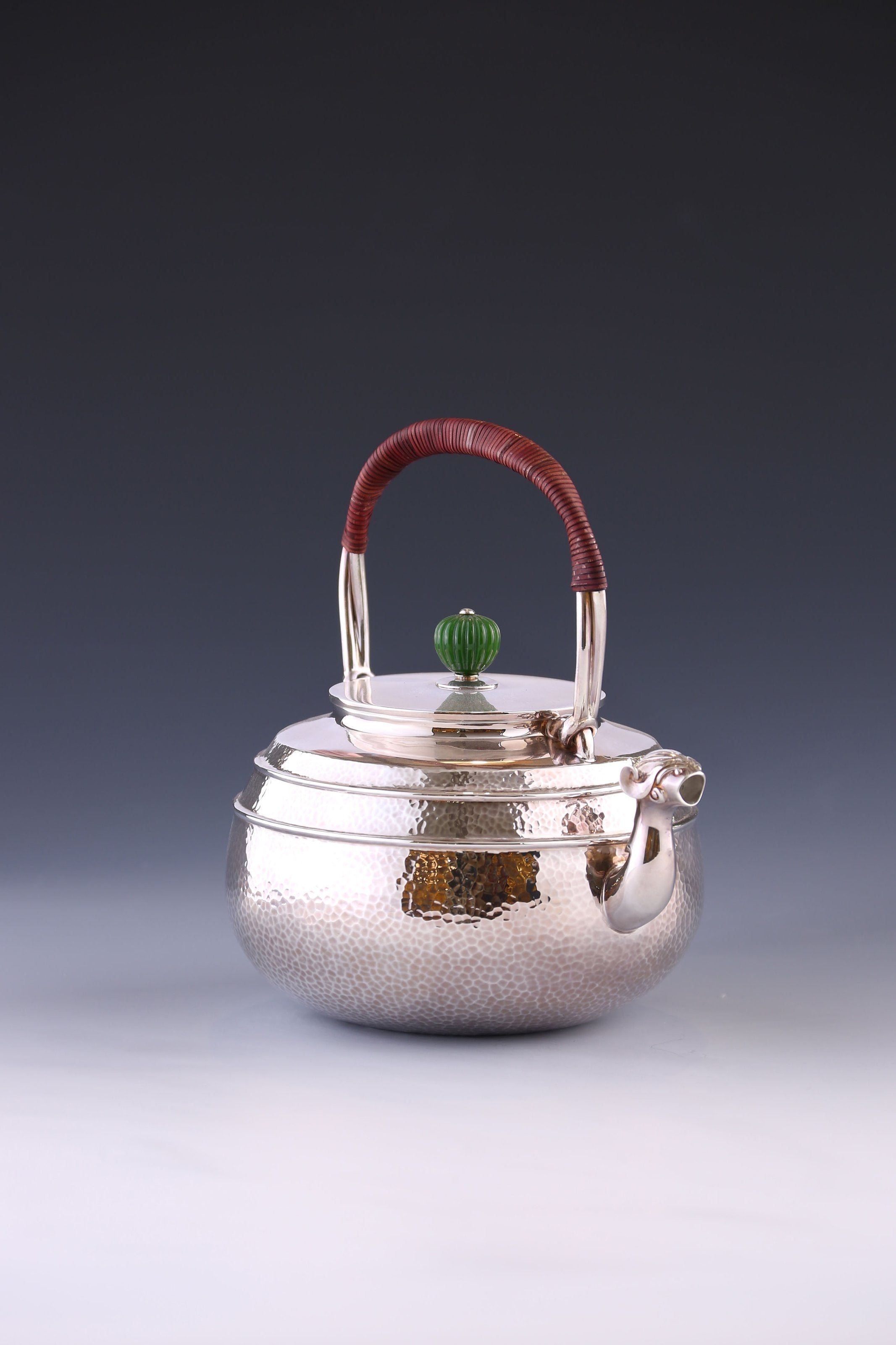 菊花玉摘兽口银壶