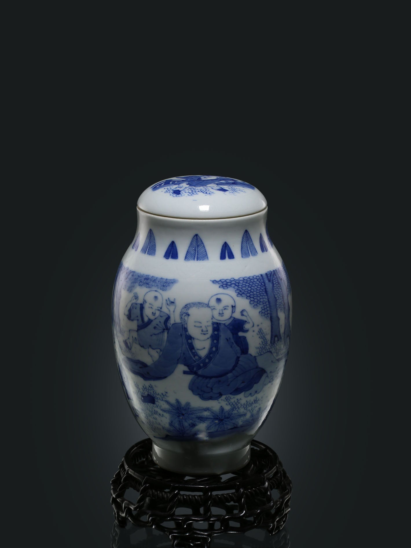 青花婴戏图茶叶罐