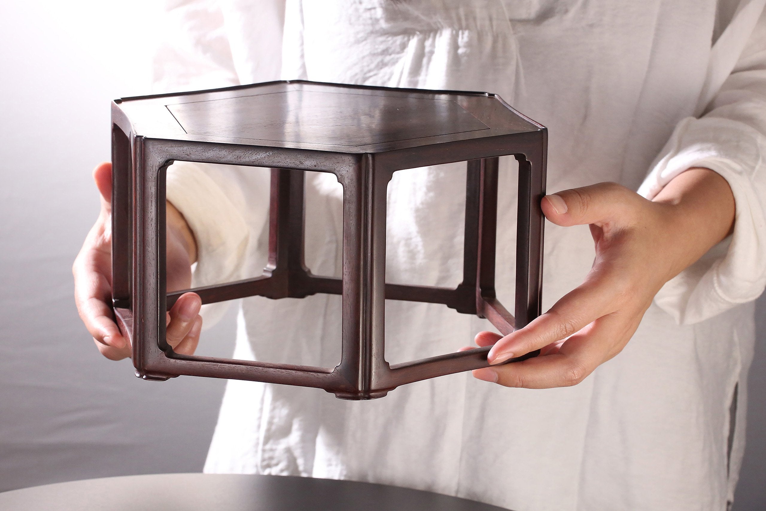 小叶紫檀六角文玩座