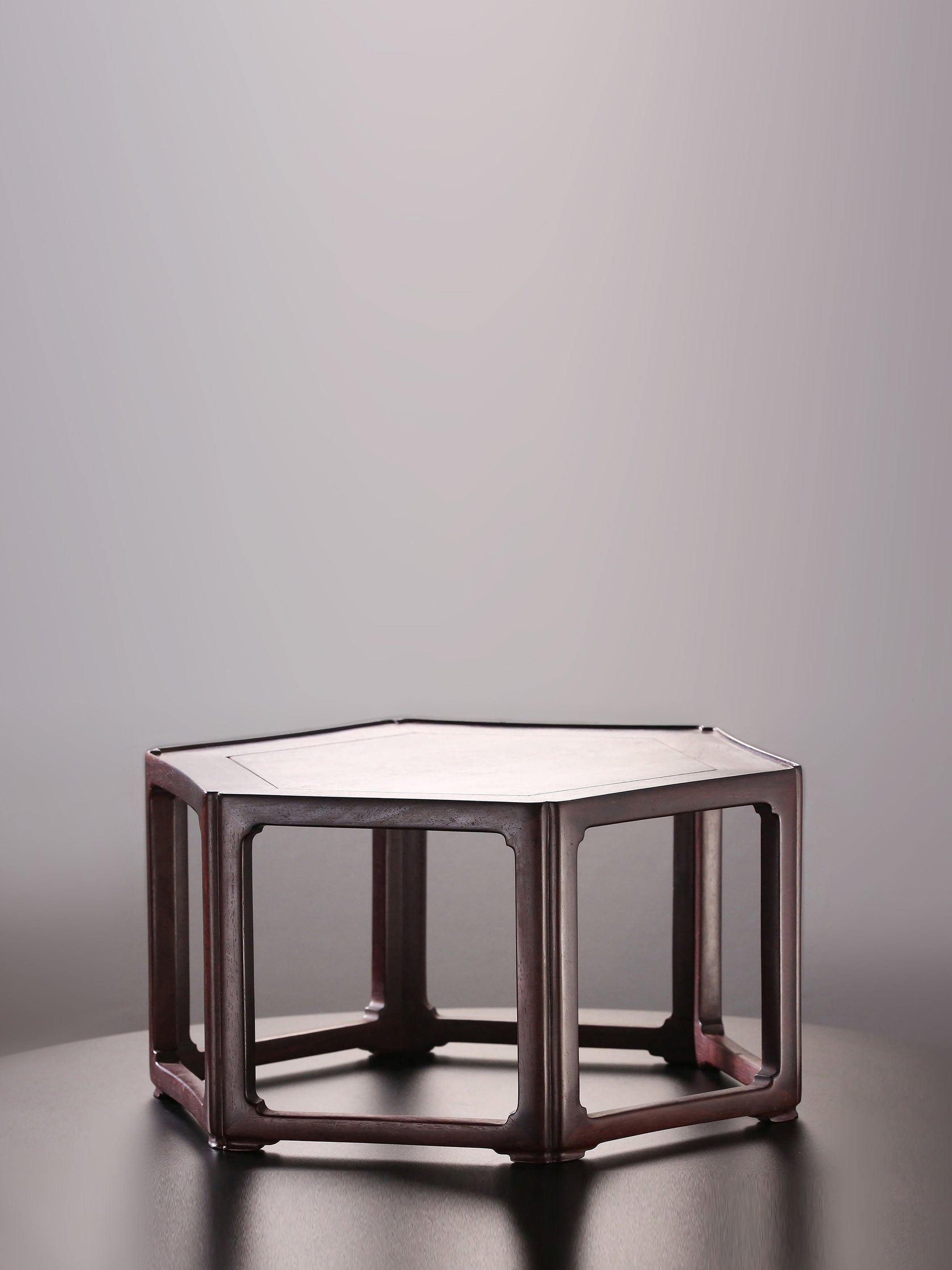 小叶紫檀六角文玩座