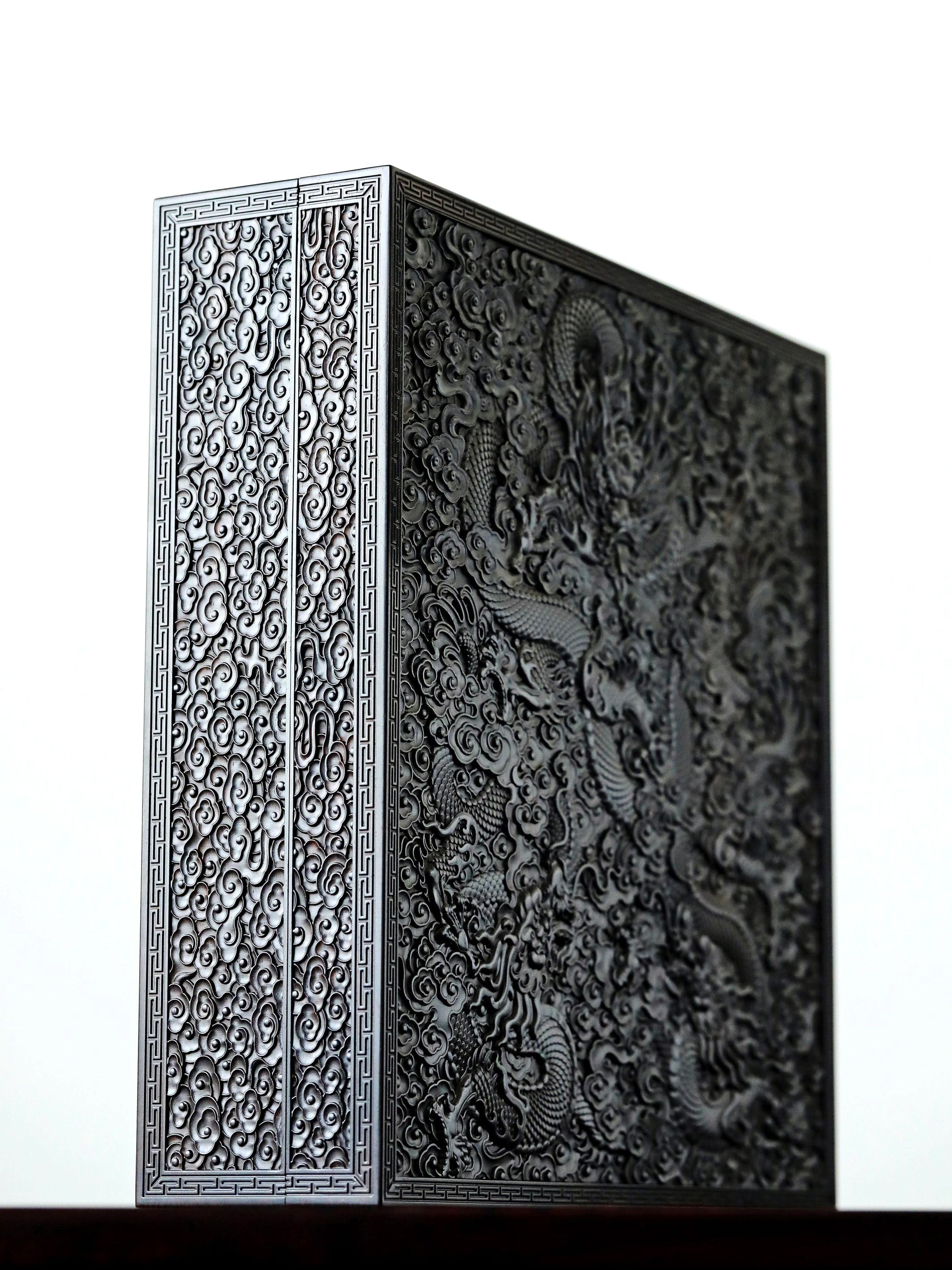 紫光檀龙腾万里满雕茶盒