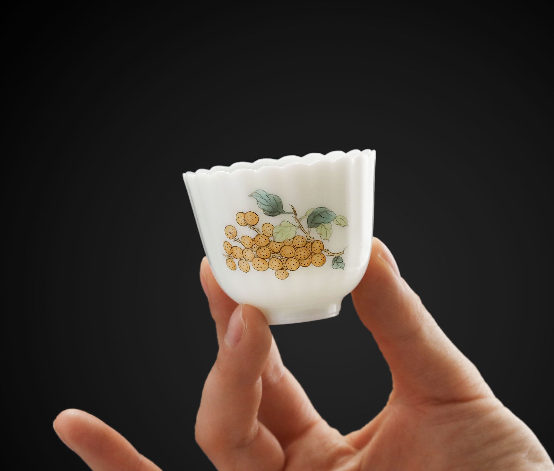 多子多福粉彩品茗杯