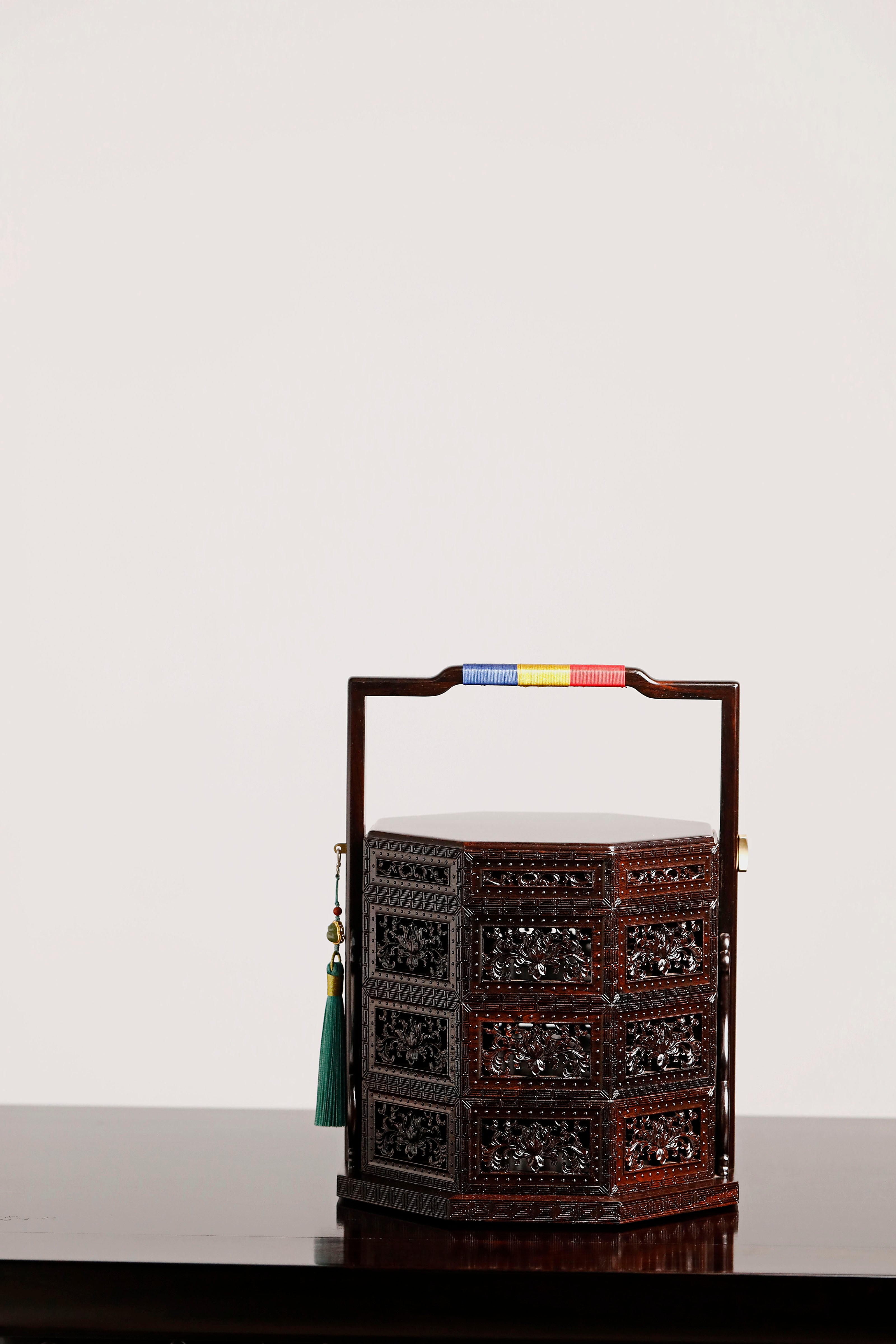 紫光檀鏤空八角提盒