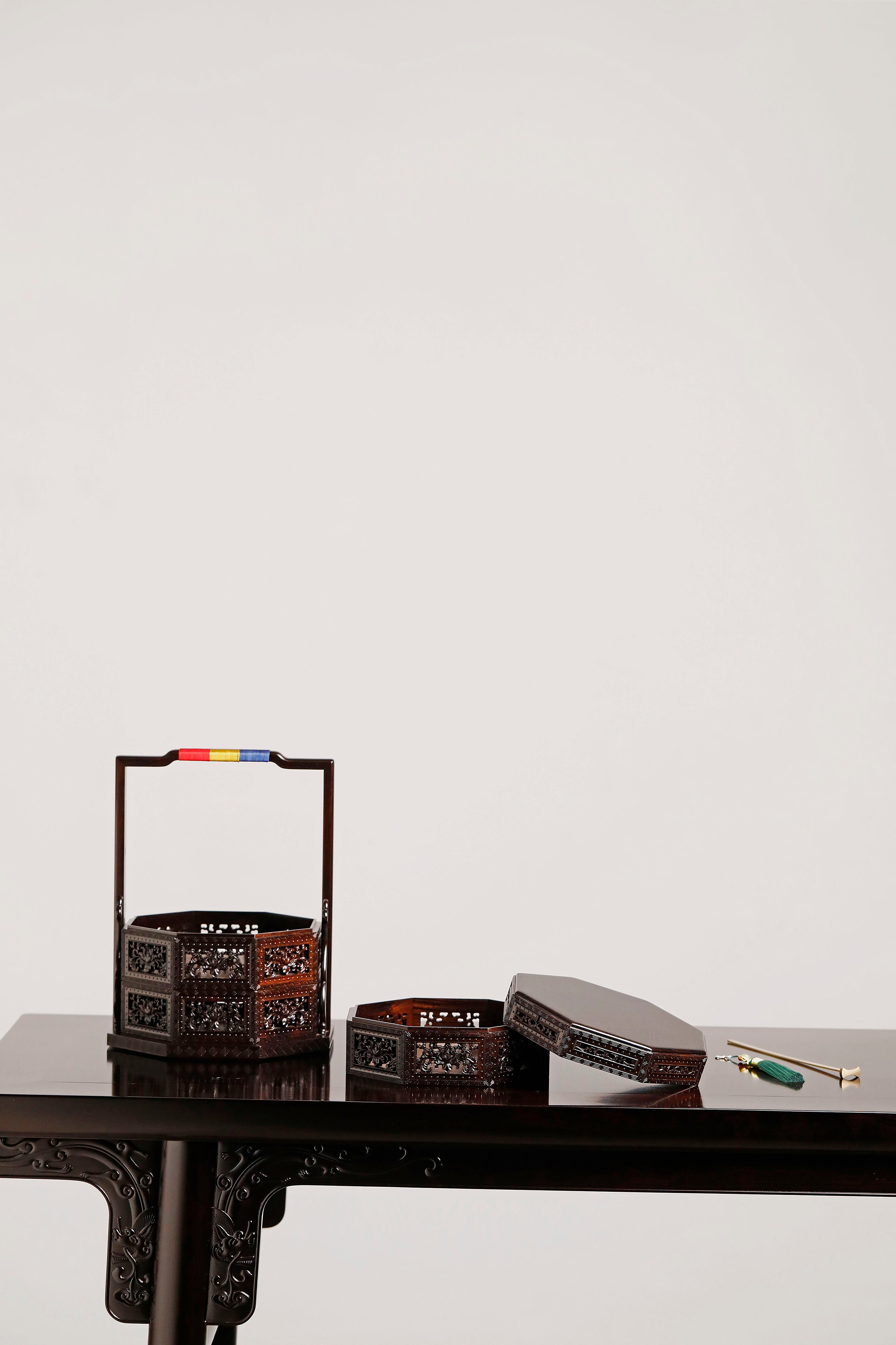 紫光檀鏤空八角提盒