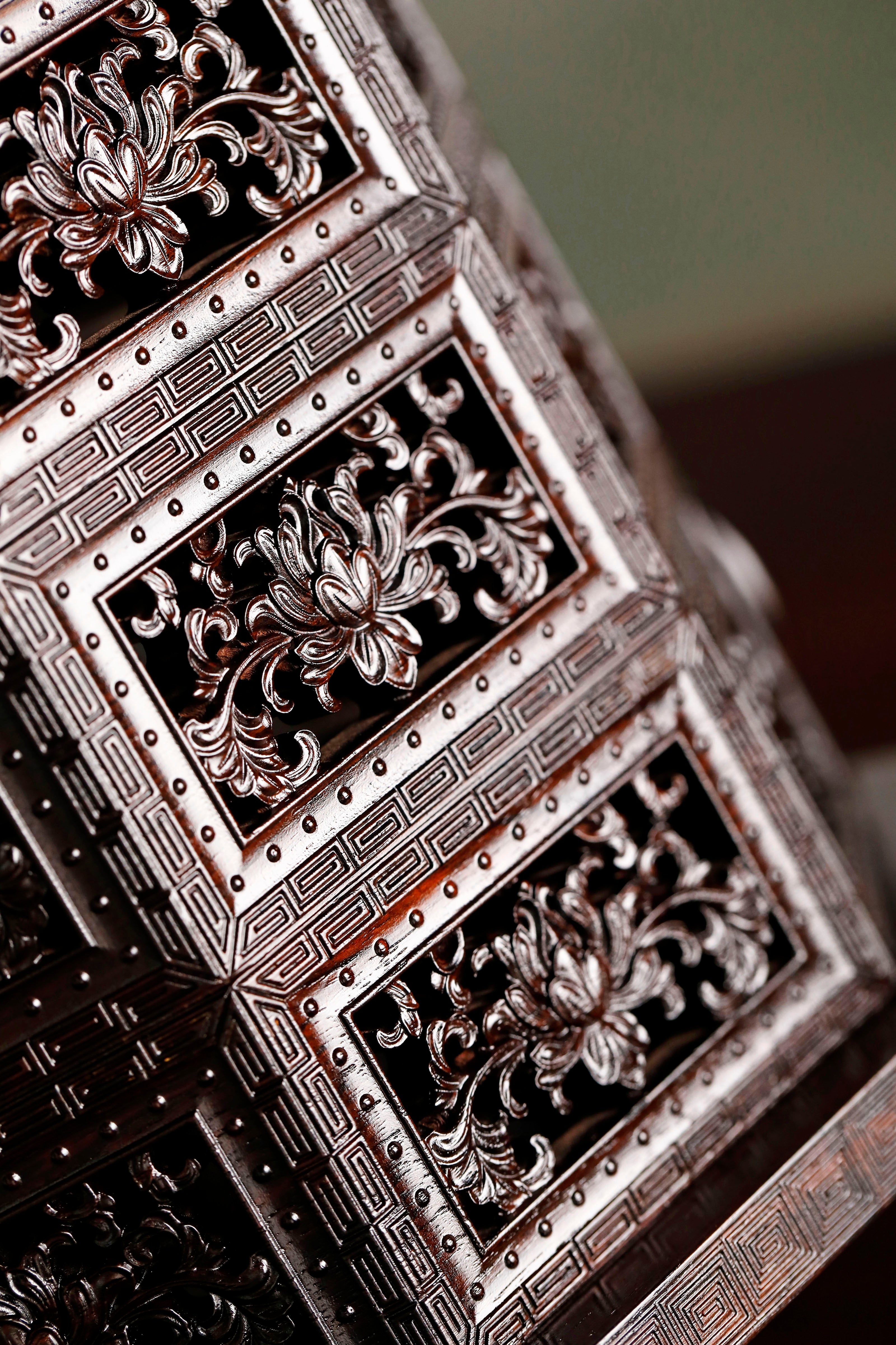 紫光檀鏤空八角提盒