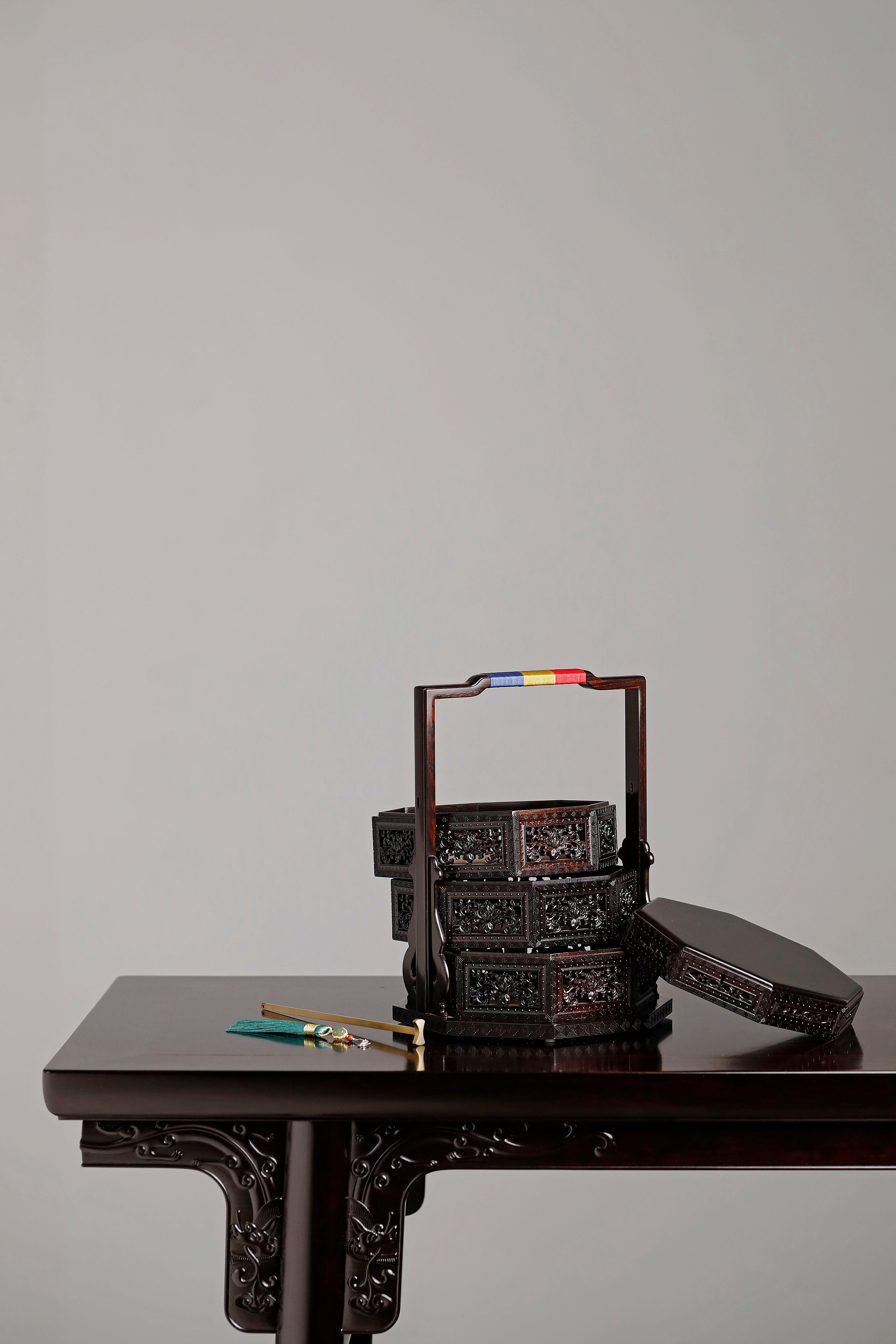 紫光檀鏤空八角提盒