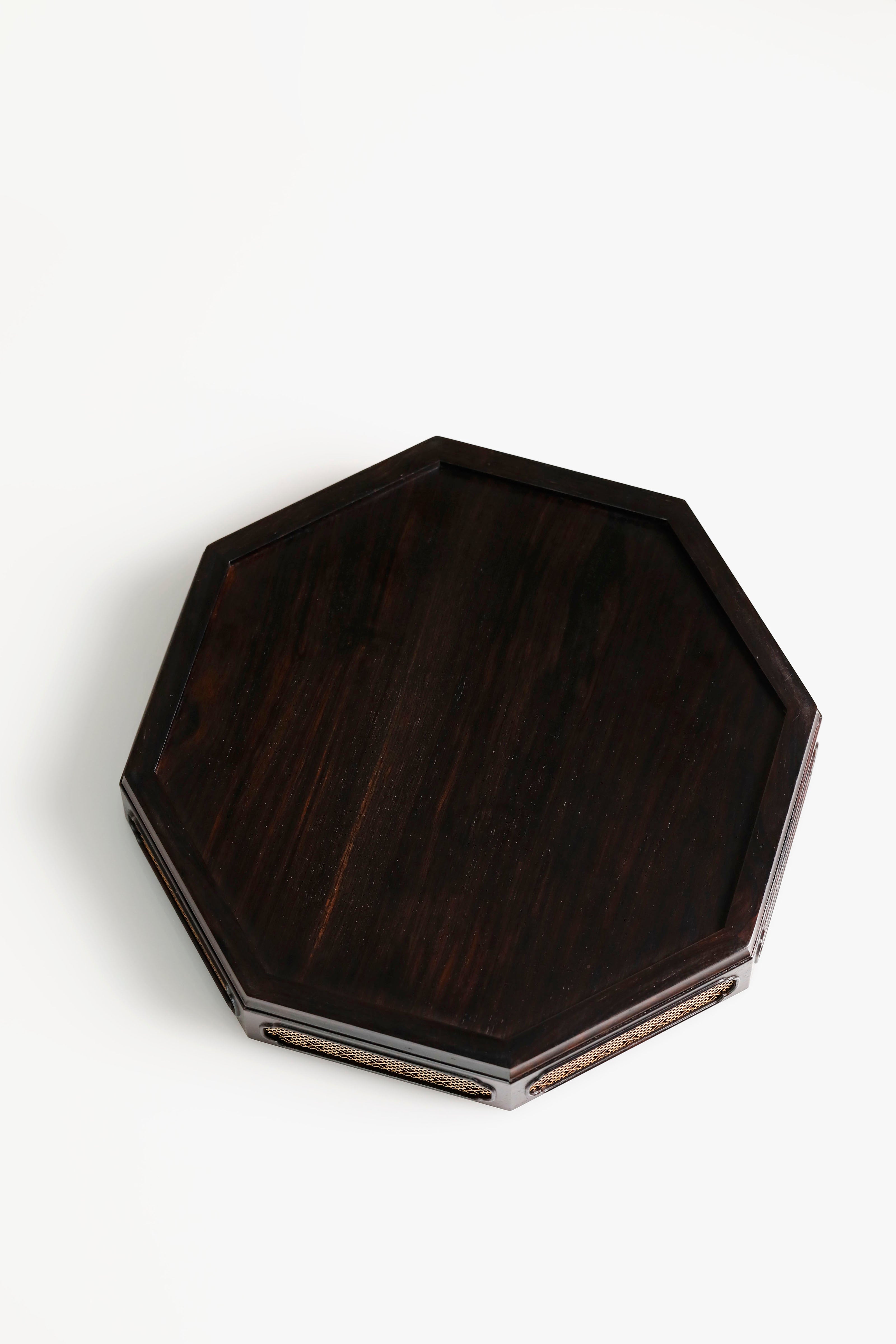 紫光檀嵌黄杨木编织窗格纹八角茶盘