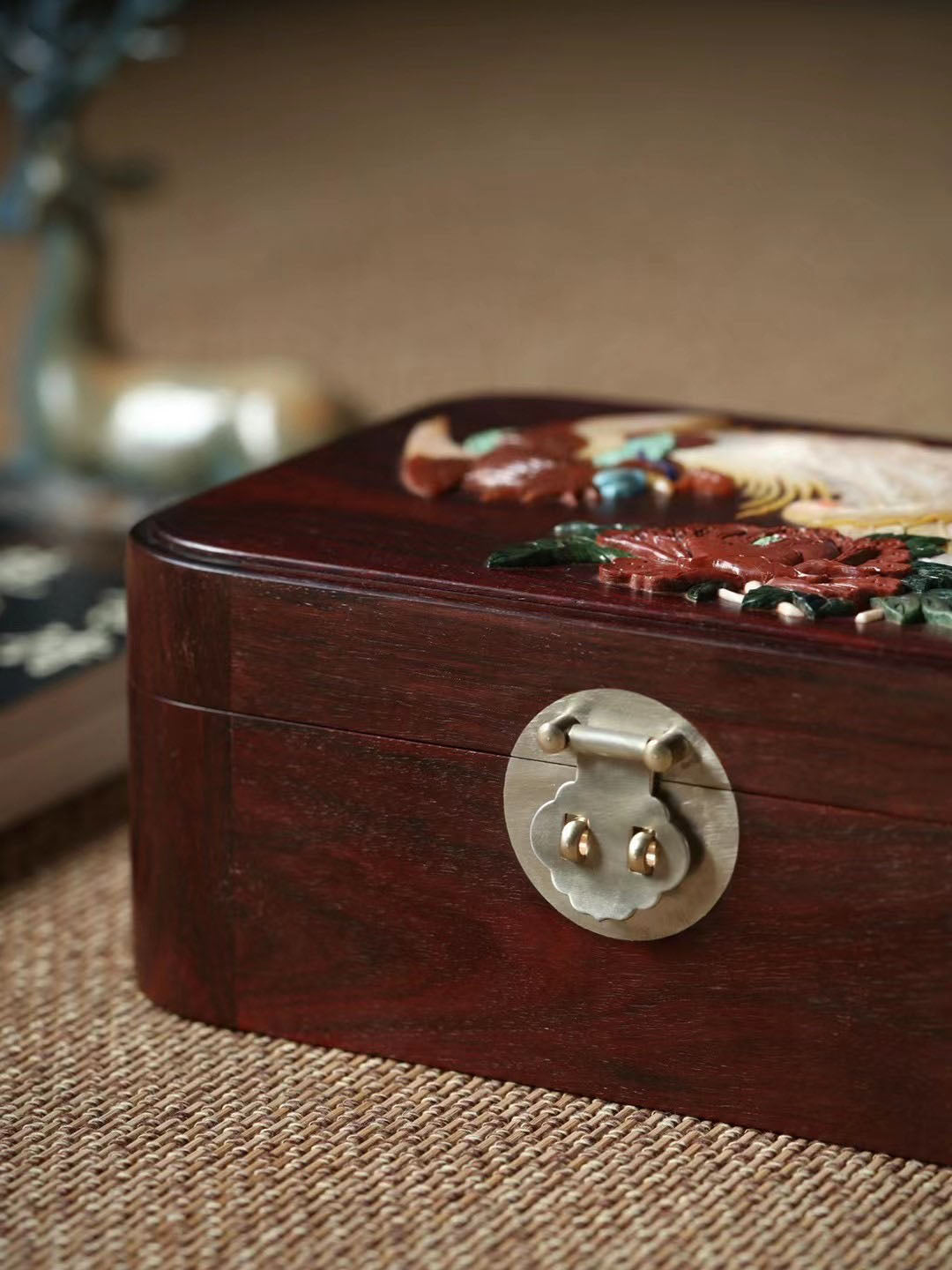 小叶紫檀凤穿牡丹茶盒