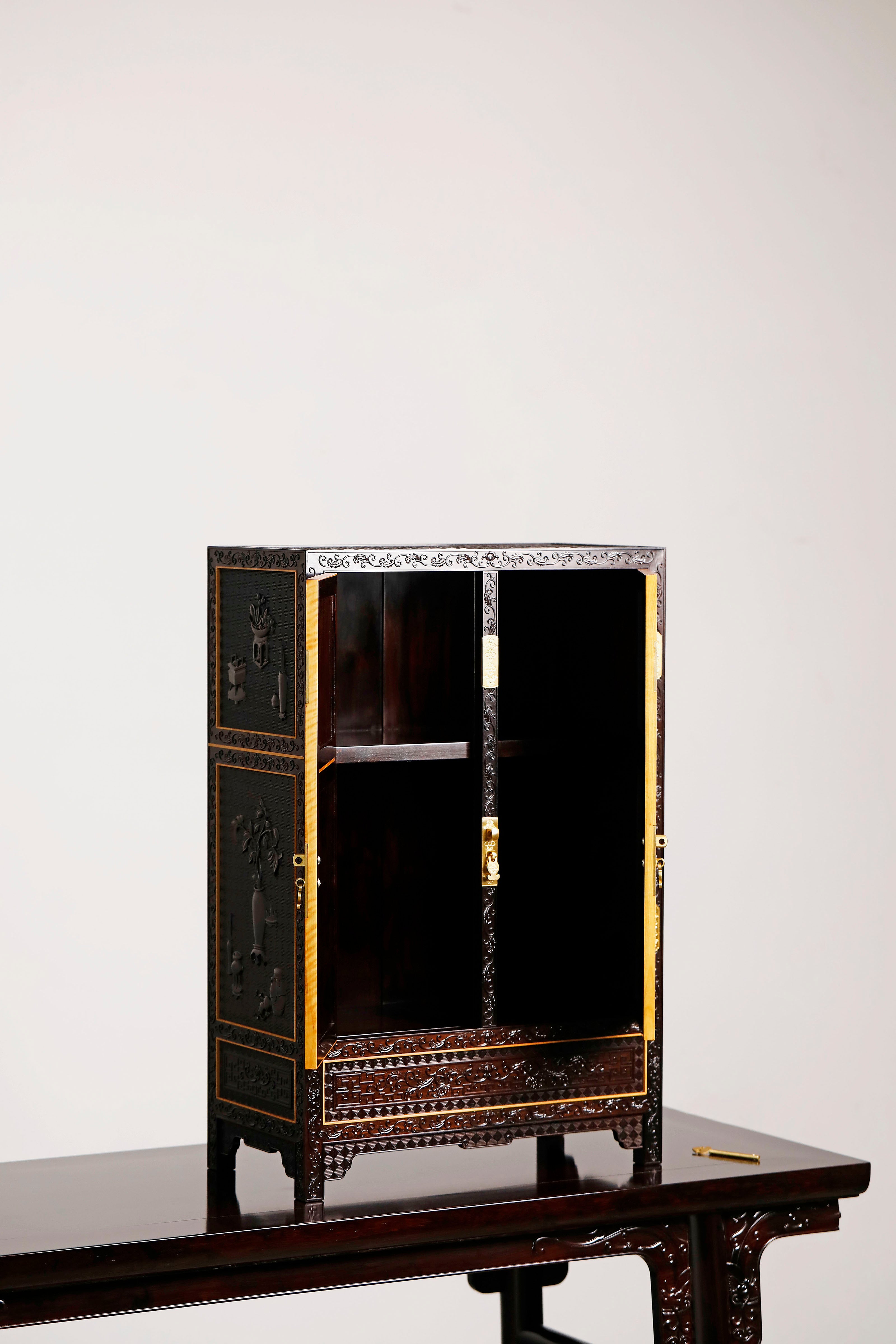 小叶紫檀/赞比亚紫檀满雕博古纹案上柜