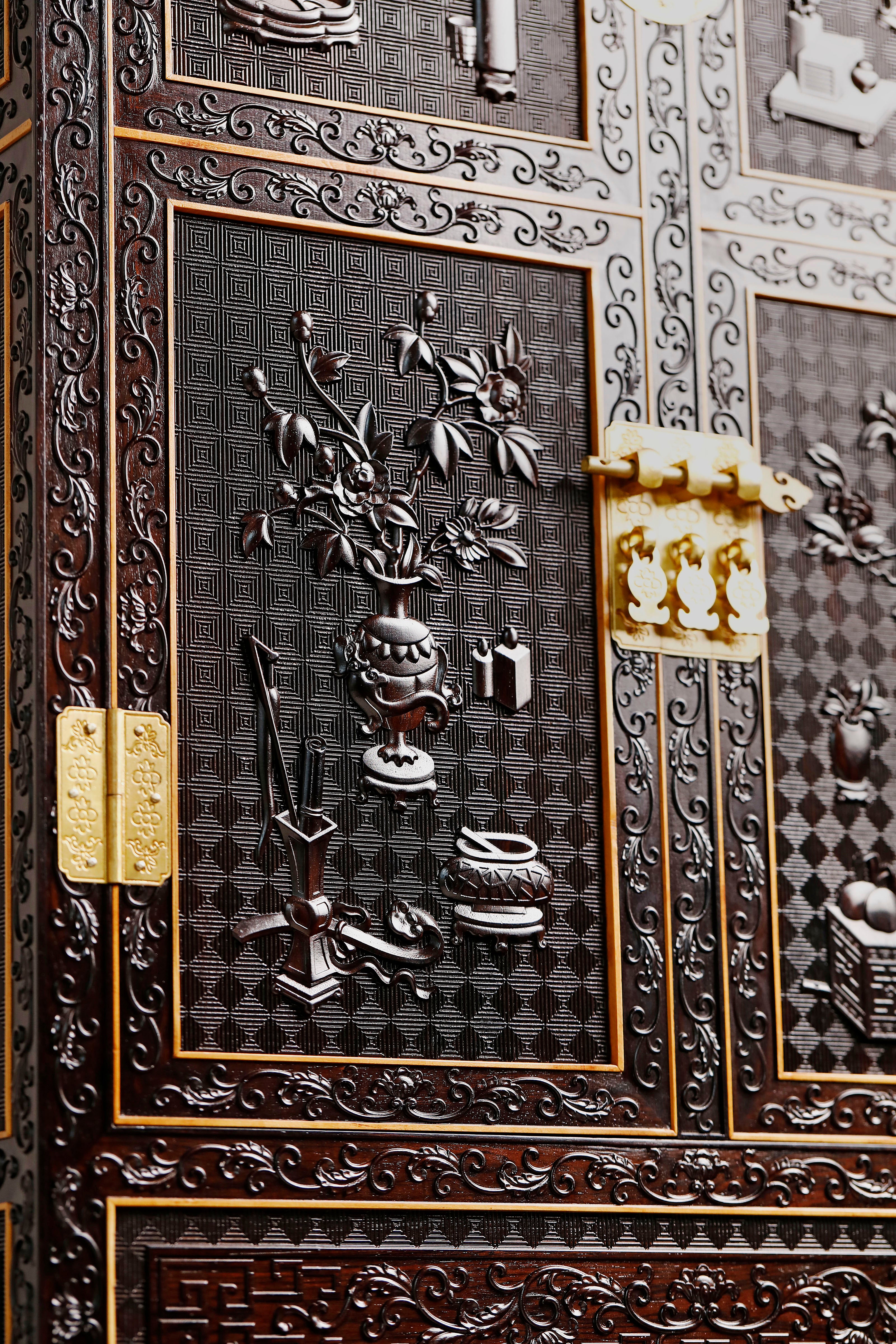 小叶紫檀/赞比亚紫檀满雕博古纹案上柜