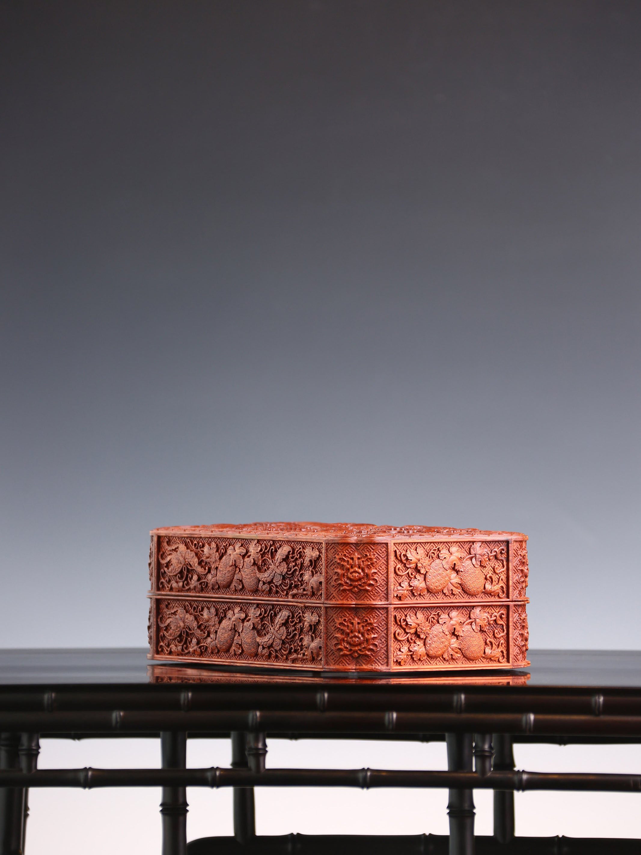 缅花满雕荔枝蝴蝶纹/螭龙纹茶盒