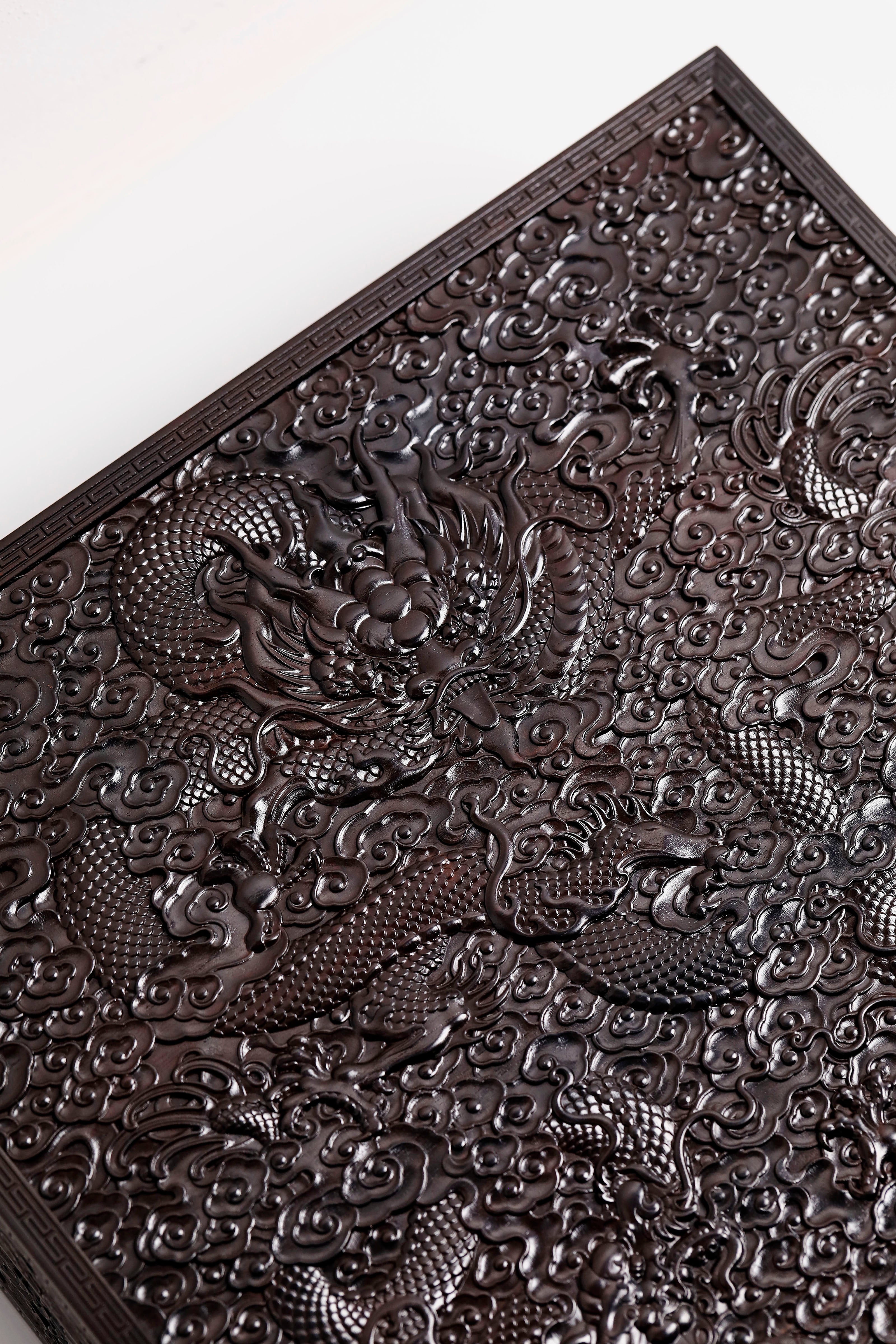 紫光檀龙腾万里满雕茶盒