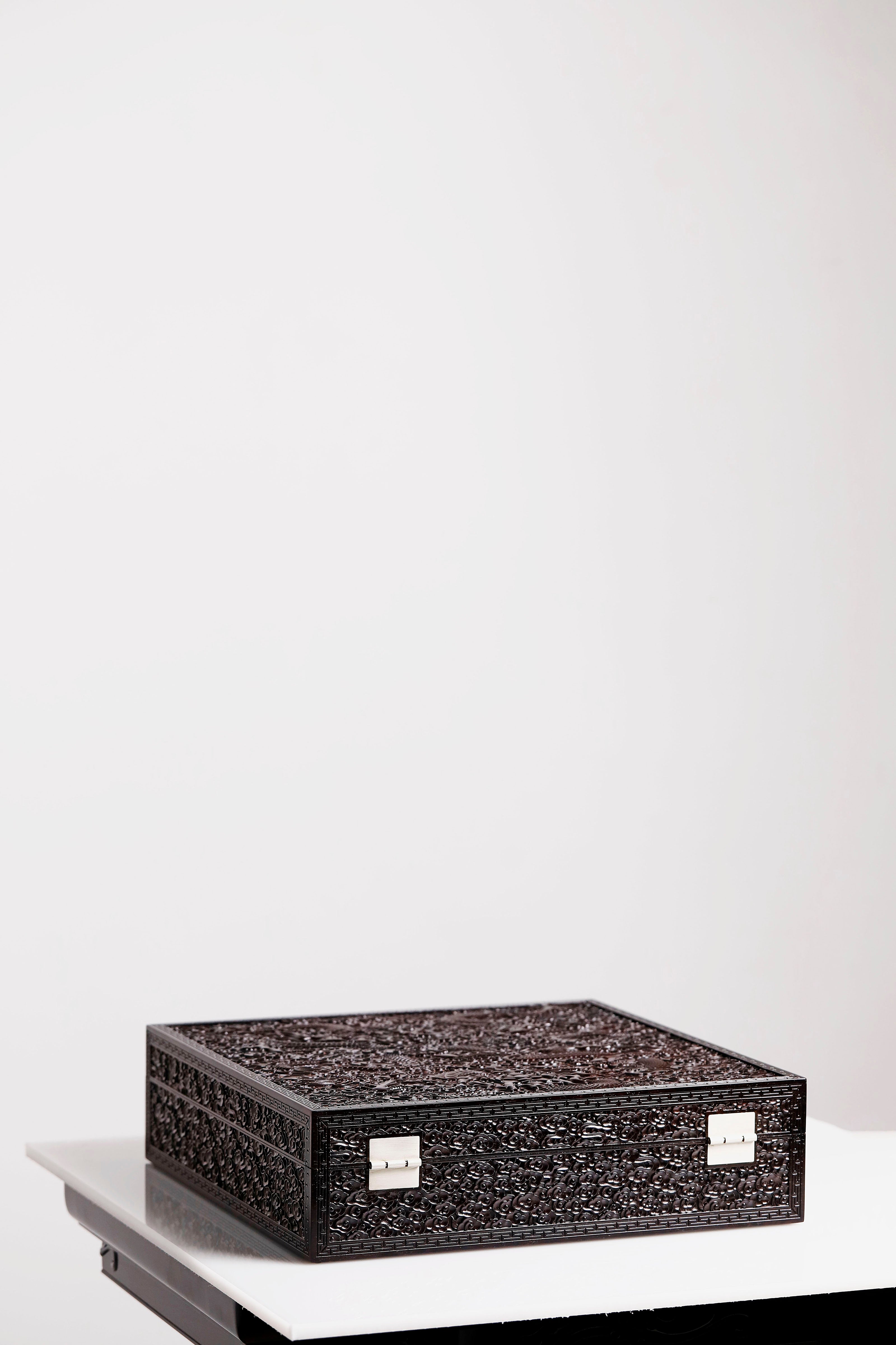 紫光檀龙腾万里满雕茶盒