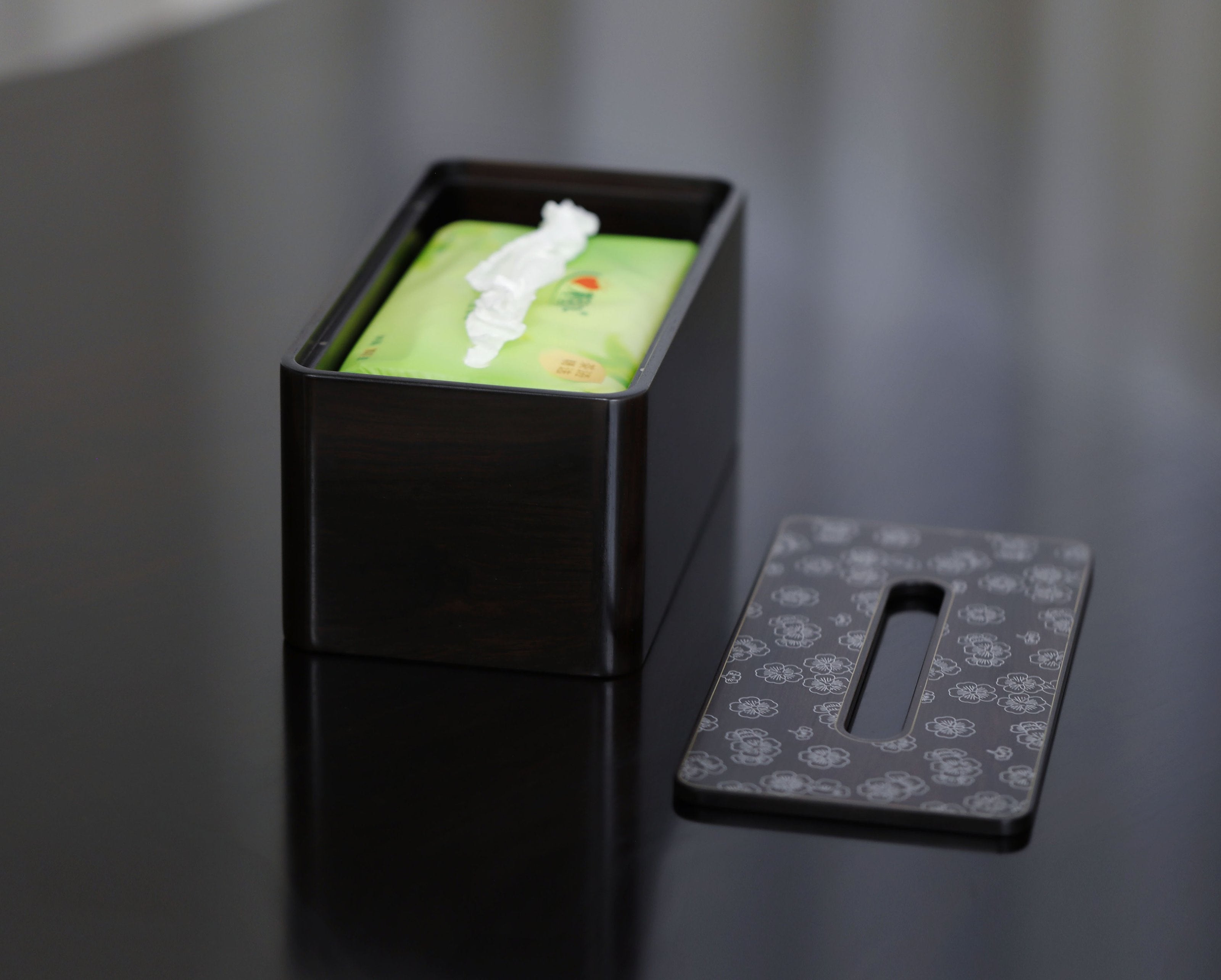 梅花纹/万字纹/雪花纹紫光檀纸巾盒