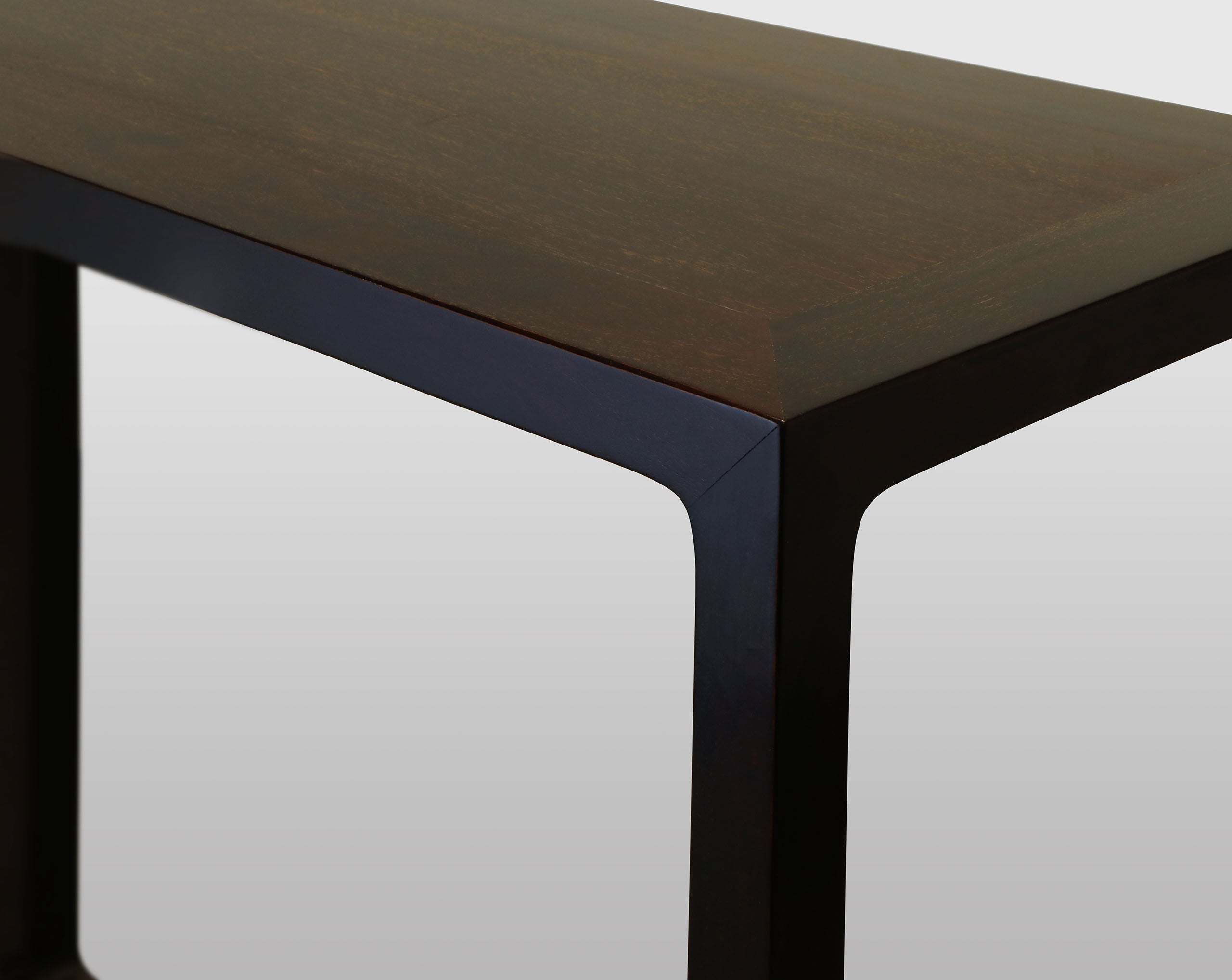 明式四面平条案