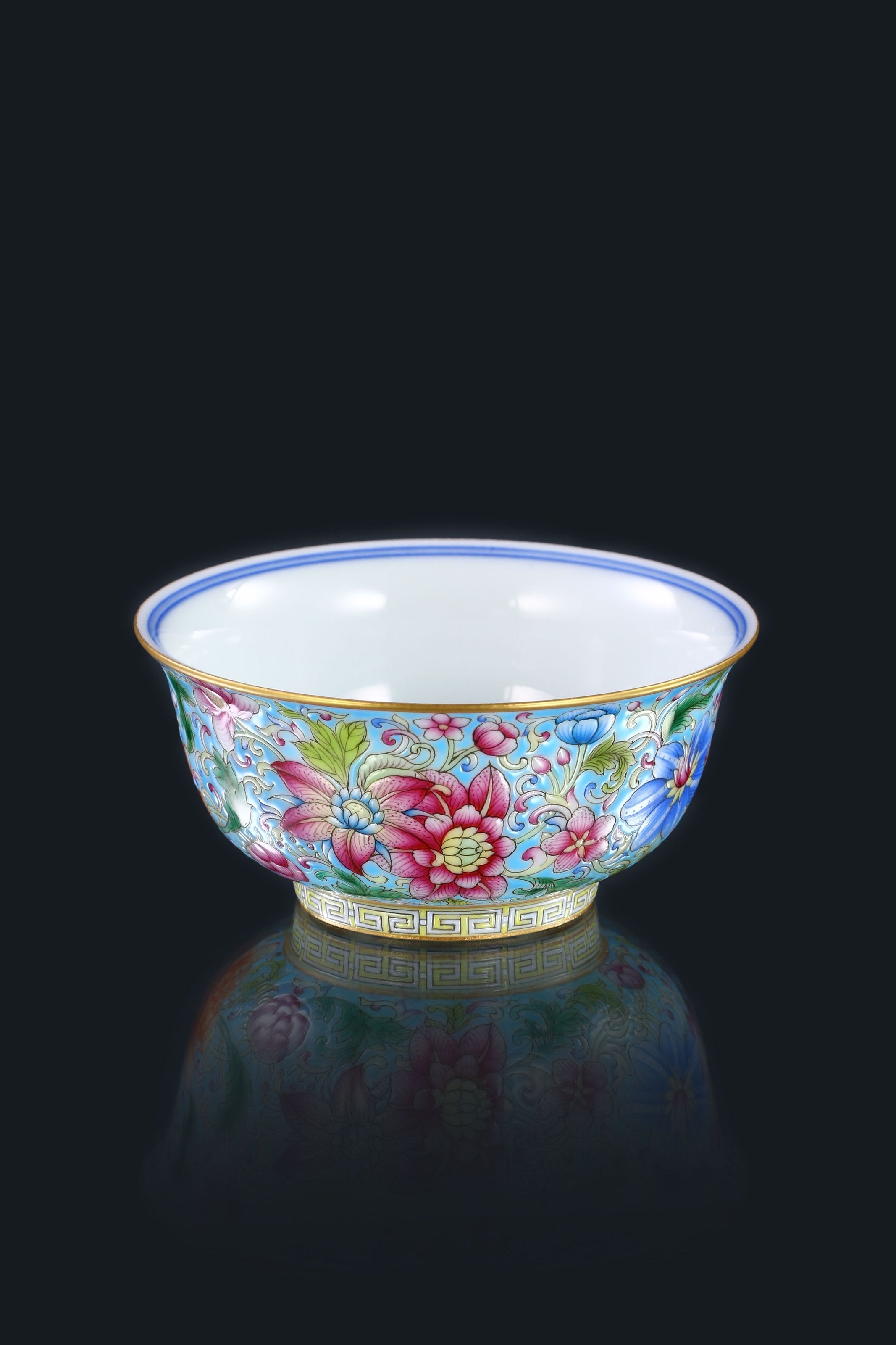 大雅齋內青花花卉琺瑯彩杯