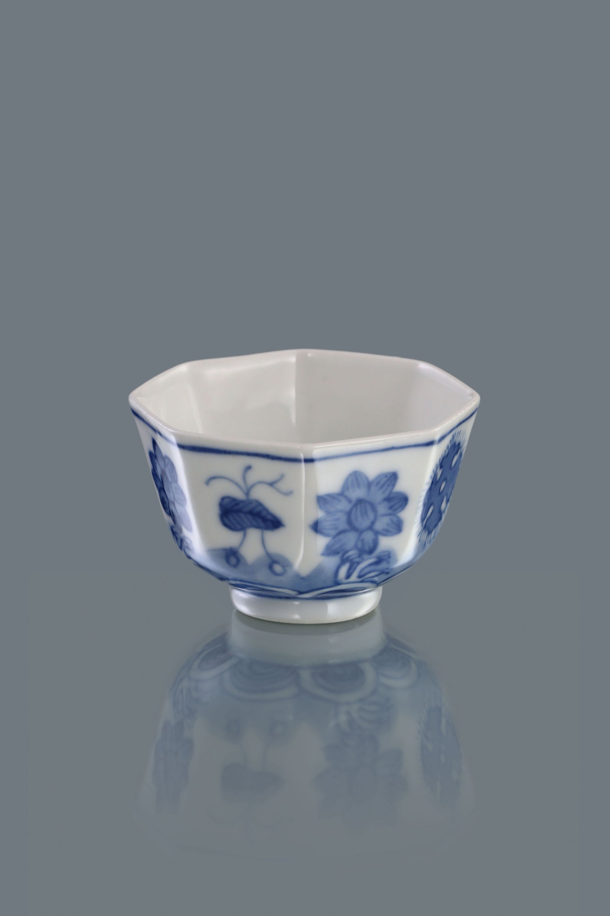 Blue and white floral octagonal cup