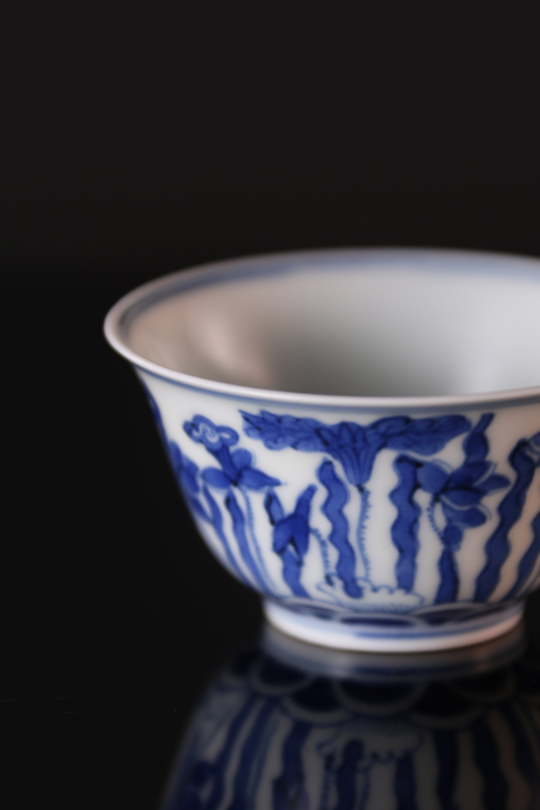 Blue and White Porcelain Algae Pattern Cup