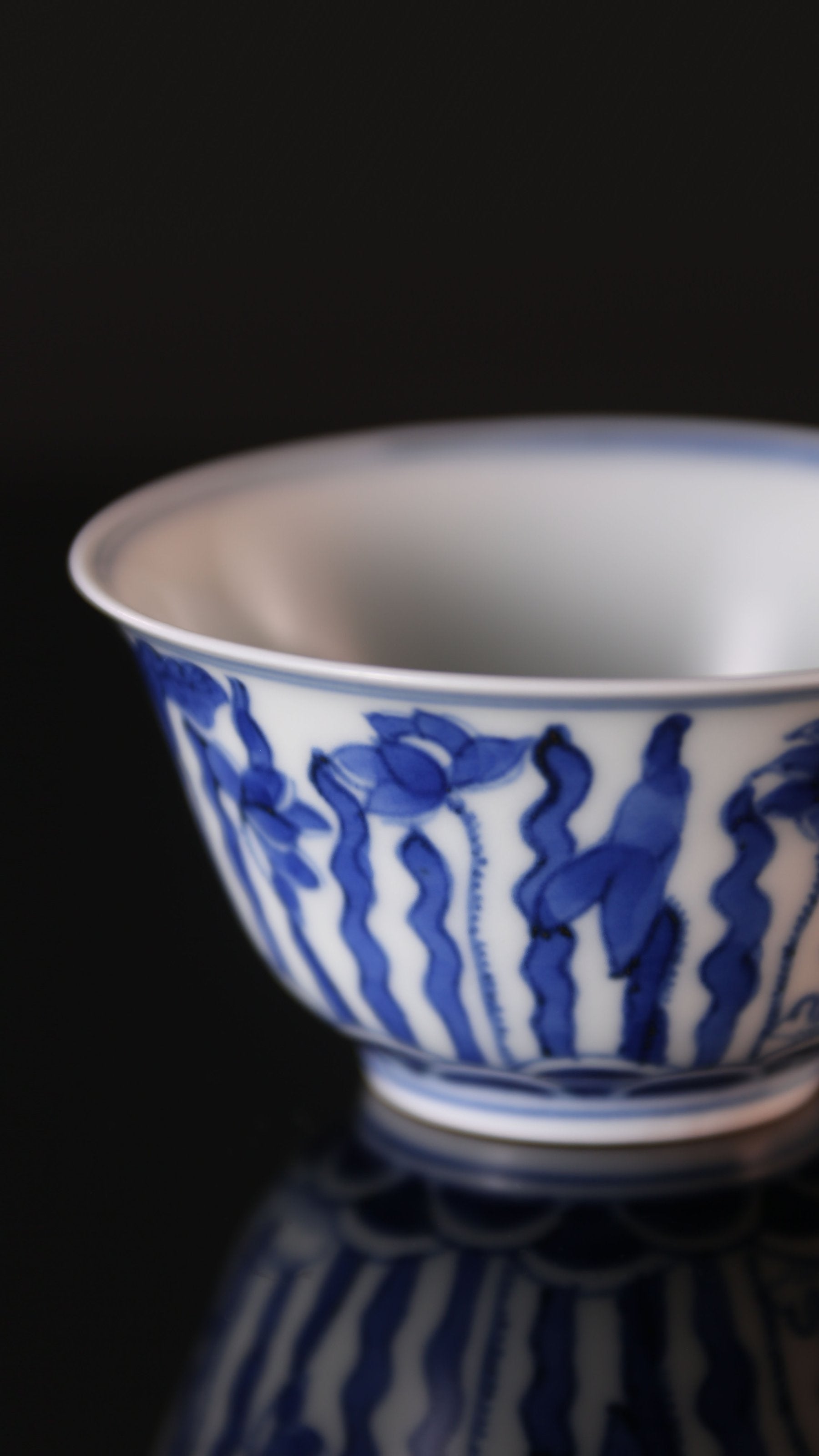 Blue and White Porcelain Algae Pattern Cup